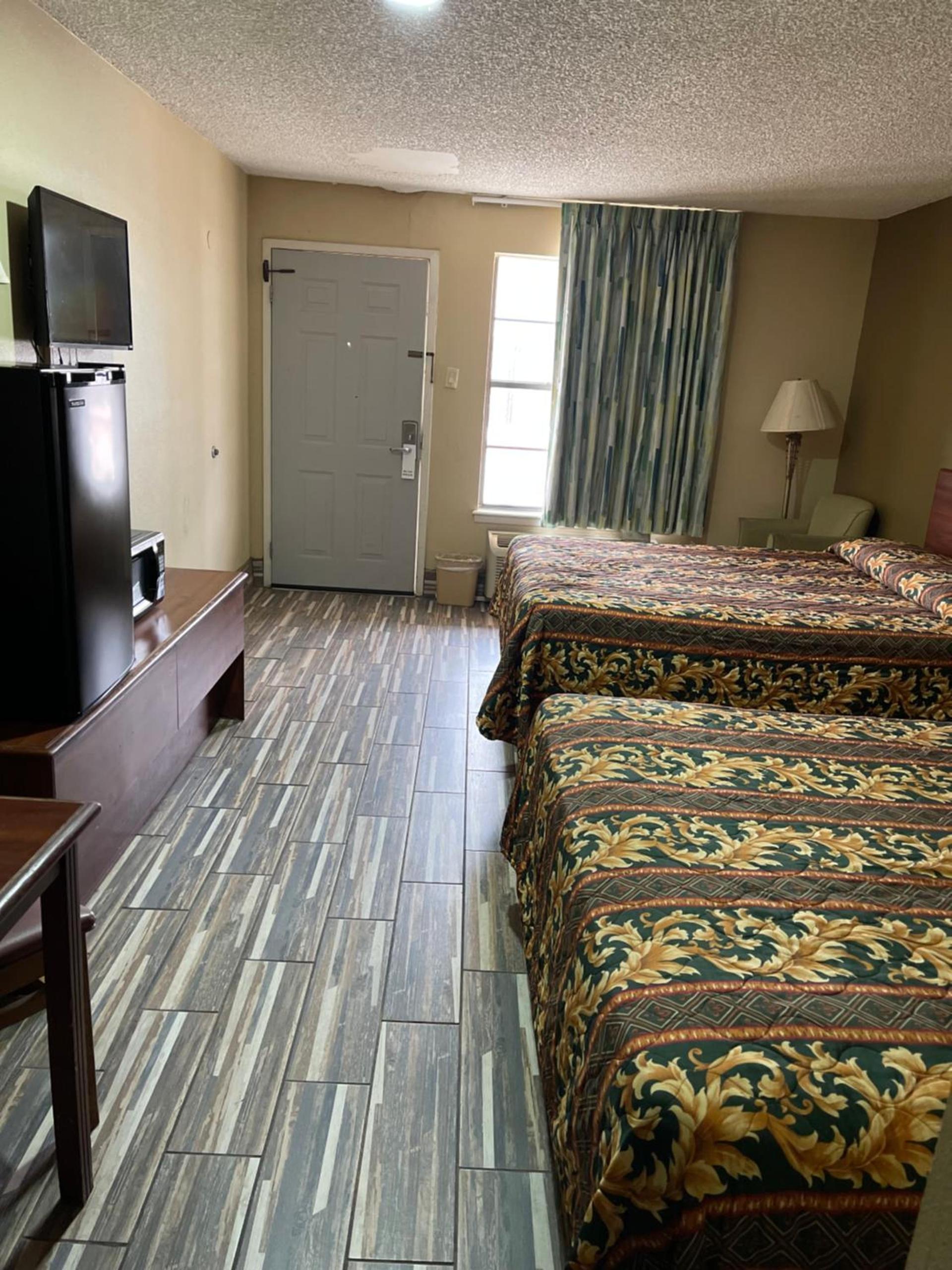 Plaza Inn photo 17