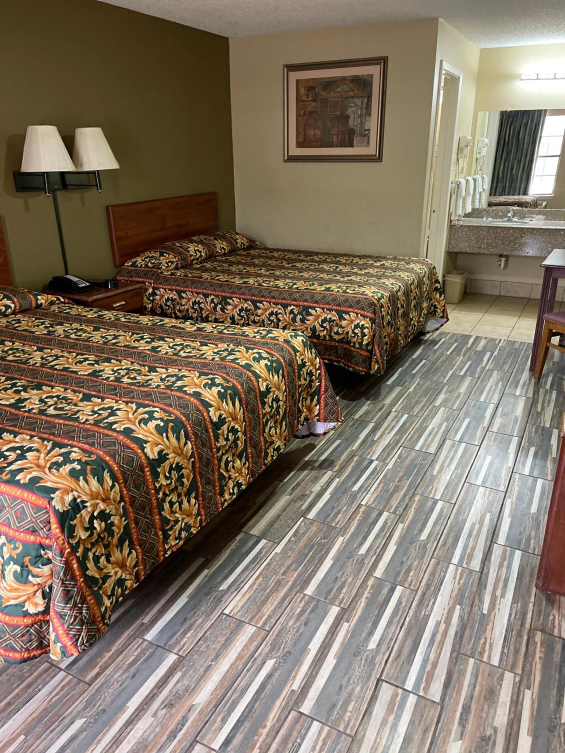Plaza Inn photo 16