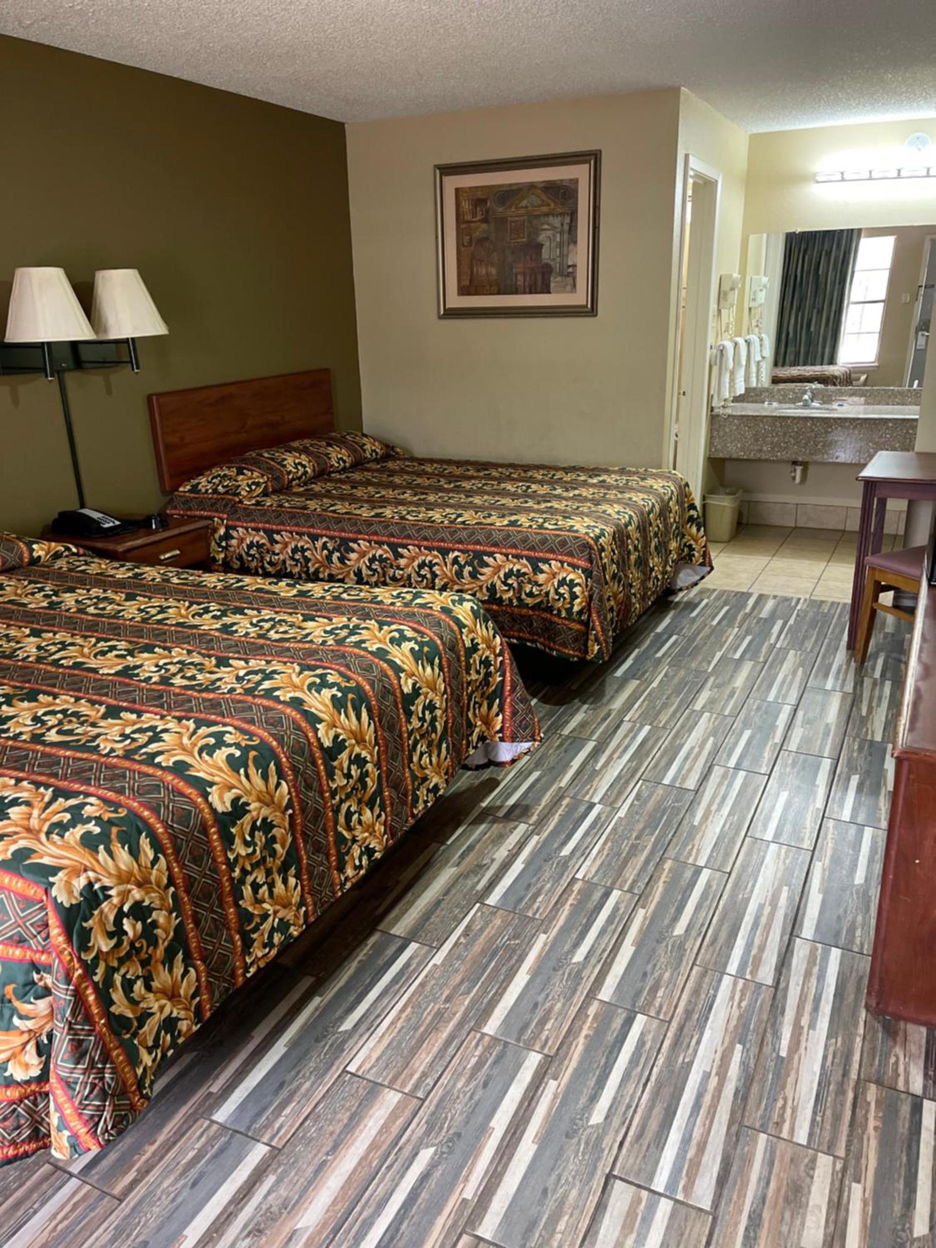 Plaza Inn photo 13