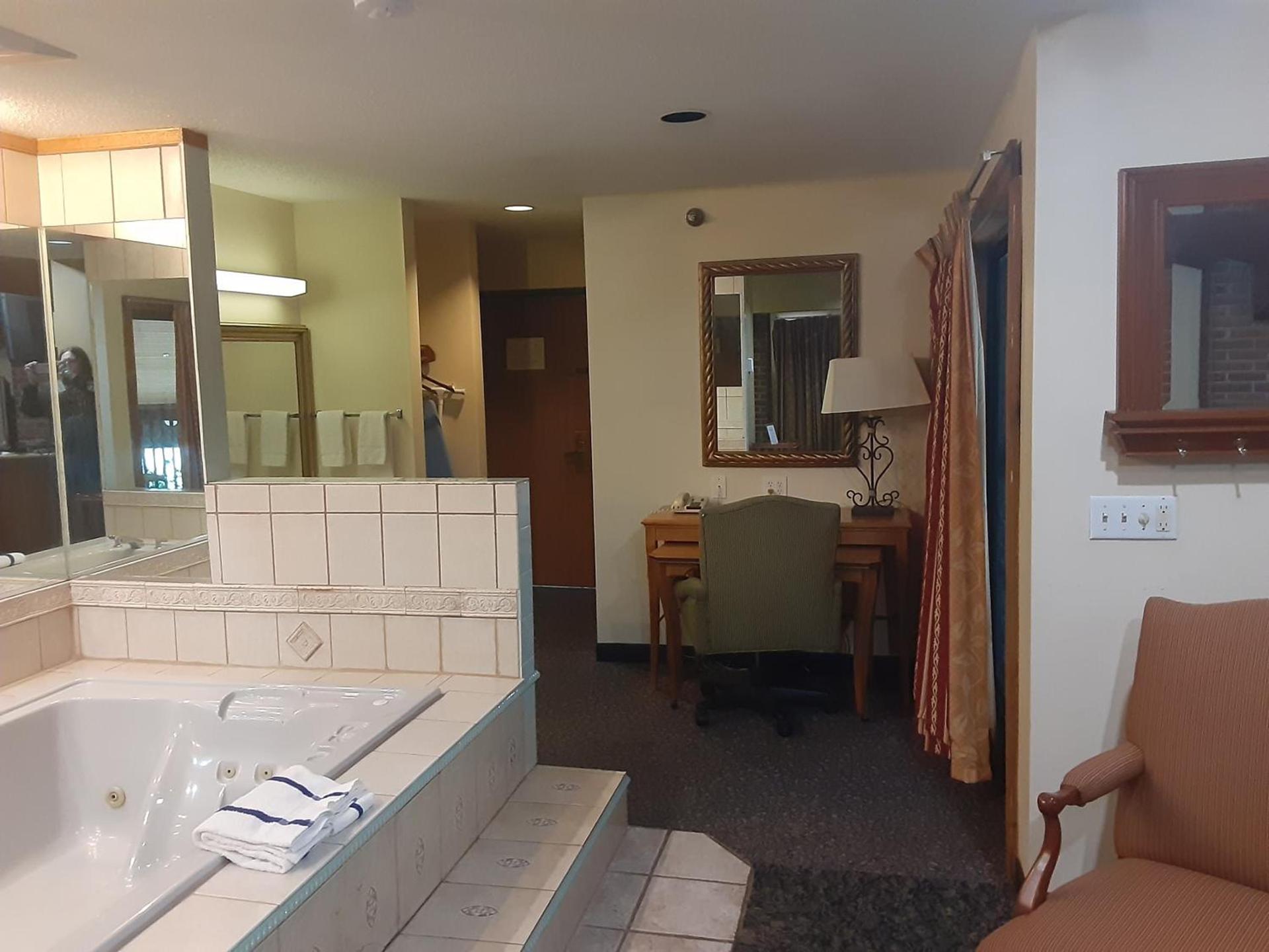 American Inn and Suites Ionia photo 5