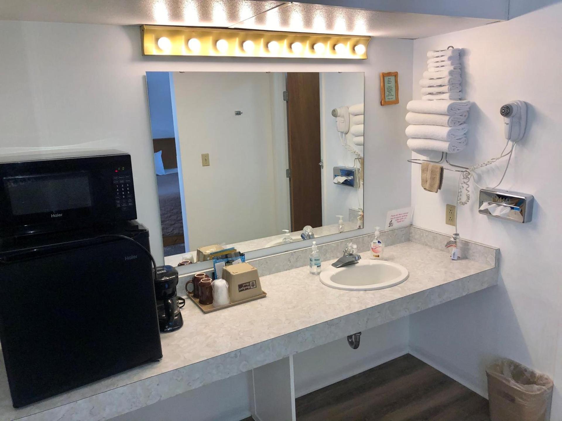 Budget Host Inn photo 4