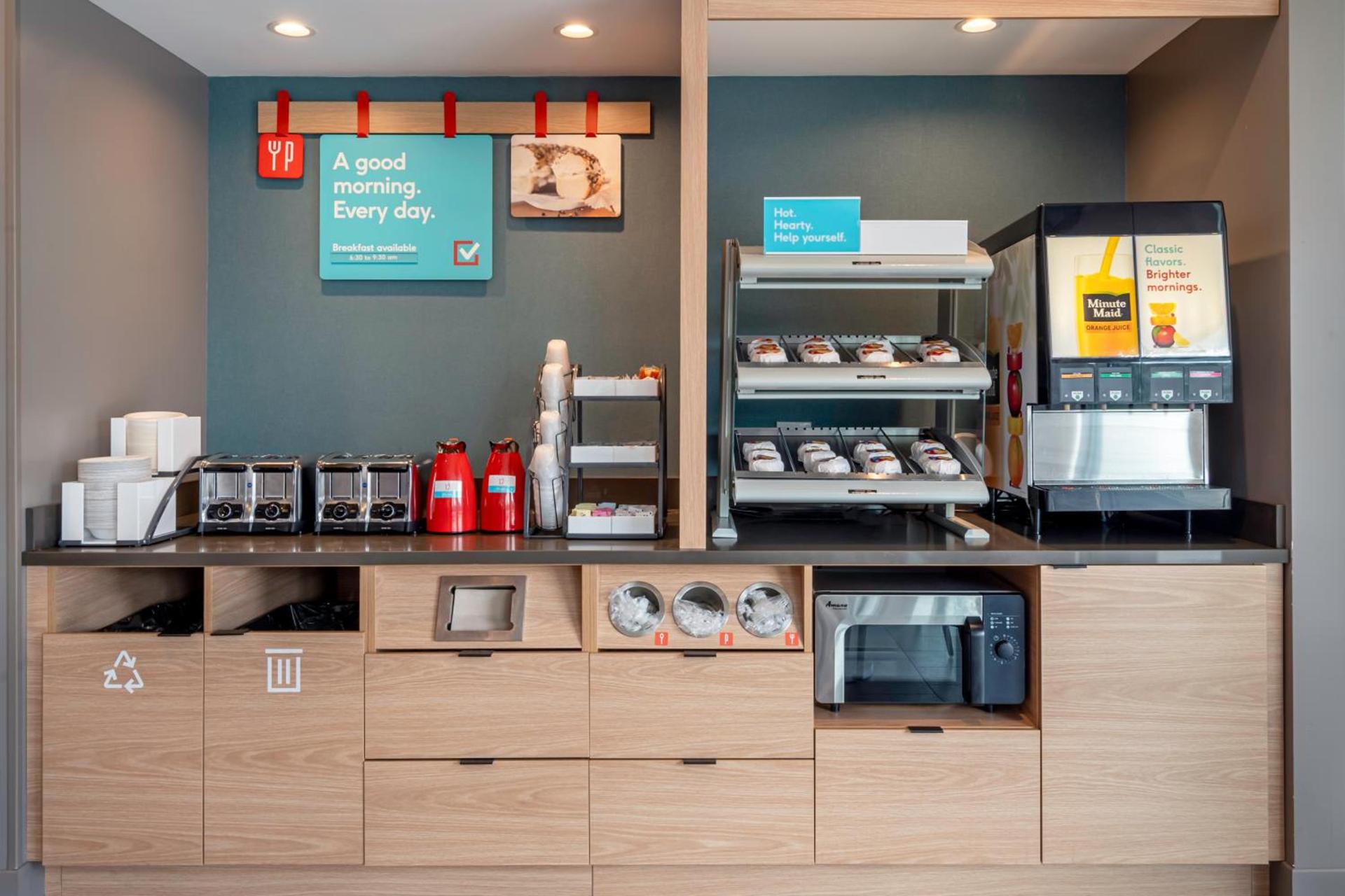 avid hotels Milwaukee West - Waukesha by IHG photo 4