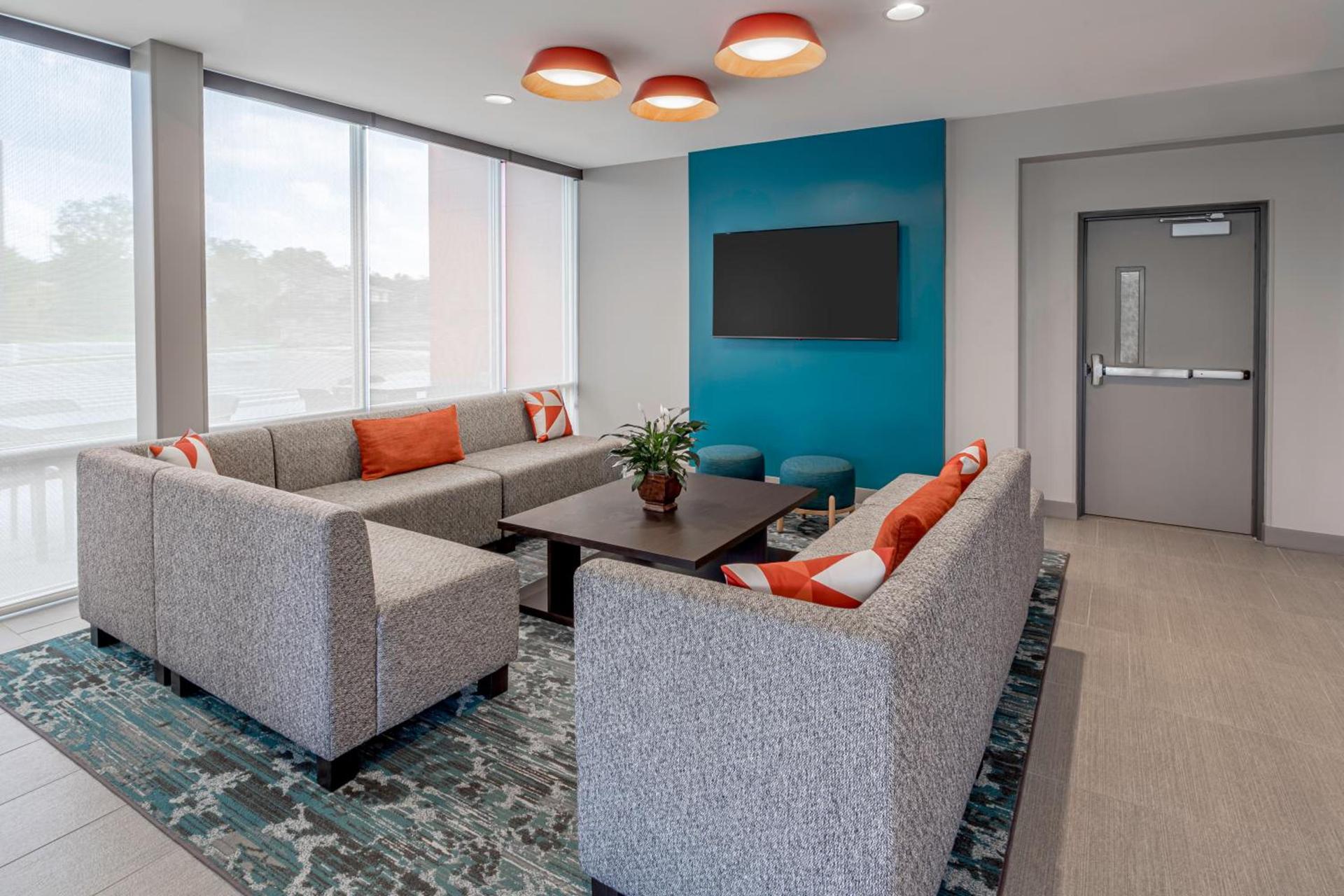 avid hotels Milwaukee West - Waukesha by IHG photo 12