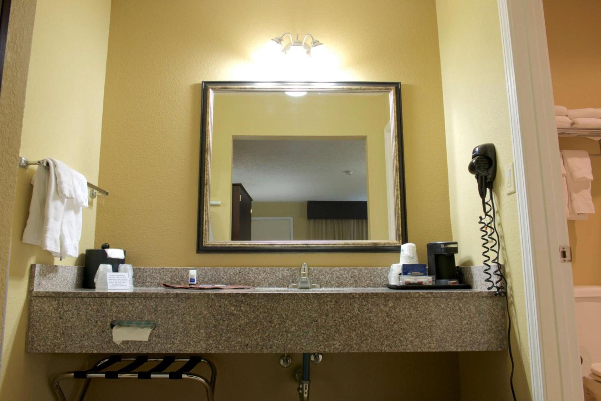 Best Western Green Tree Inn photo 16