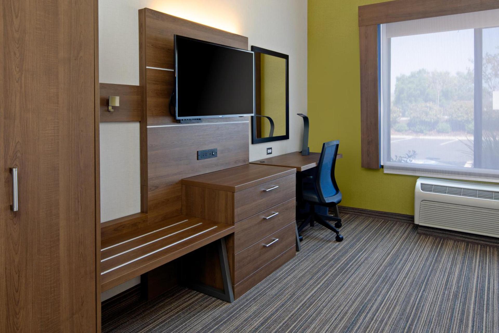 Holiday Inn Express Hotel & Suites Atascadero by IHG photo 24