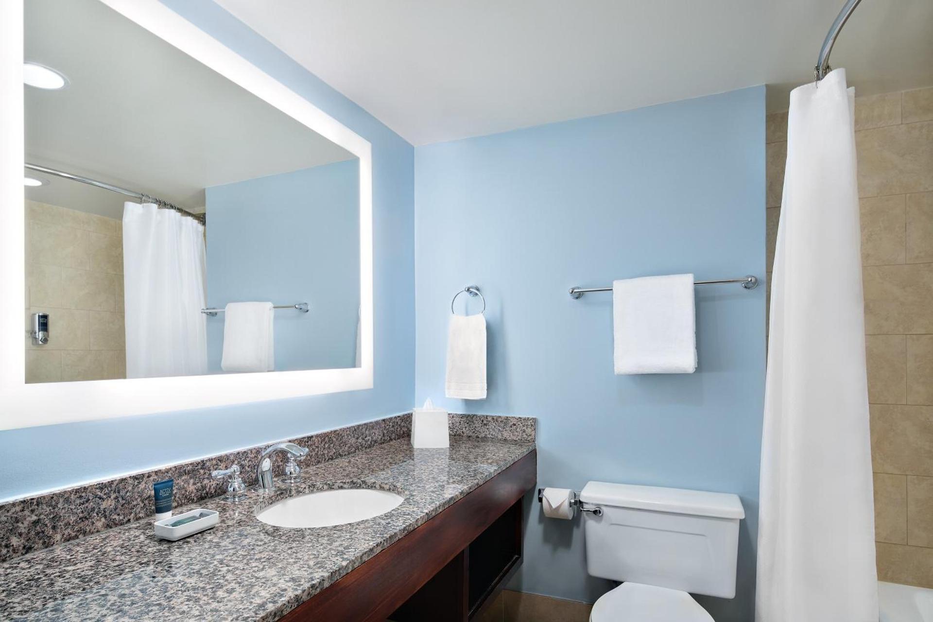 Four Points by Sheraton Richmond Airport photo 5