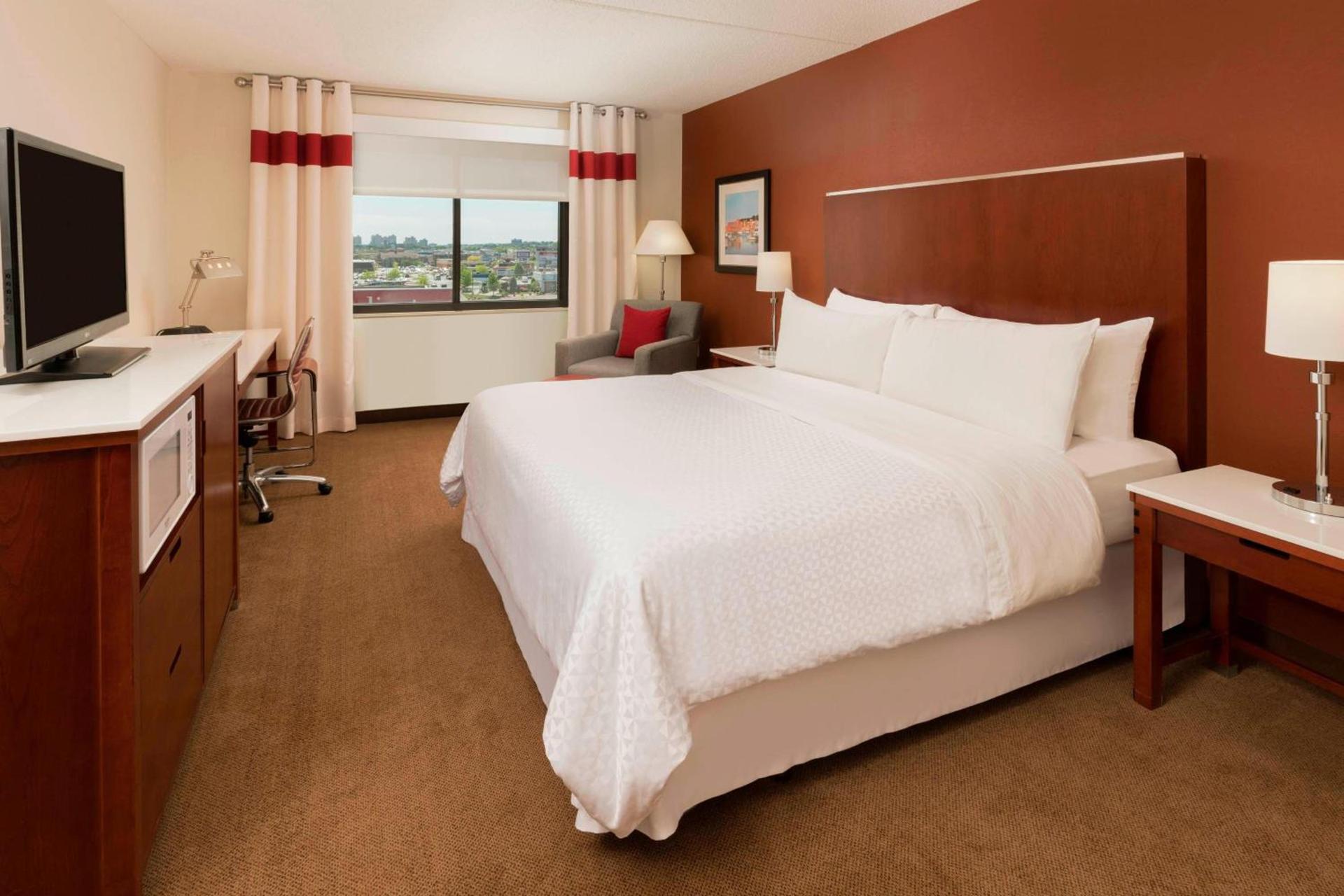 Four Points by Sheraton Boston Logan Airport Revere photo 18