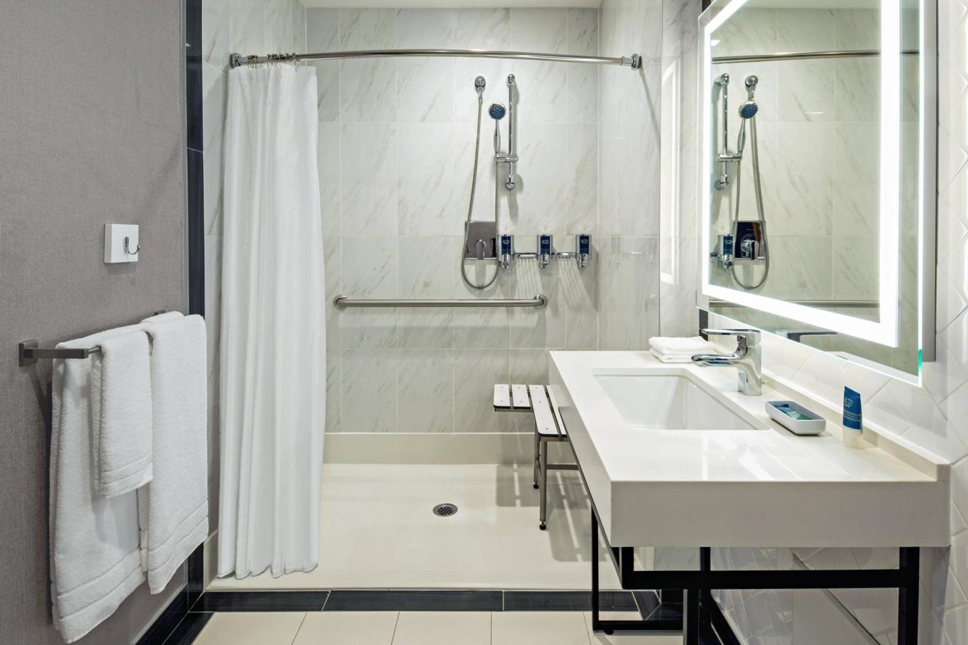 Four Points by Sheraton Manhattan Midtown West photo 12