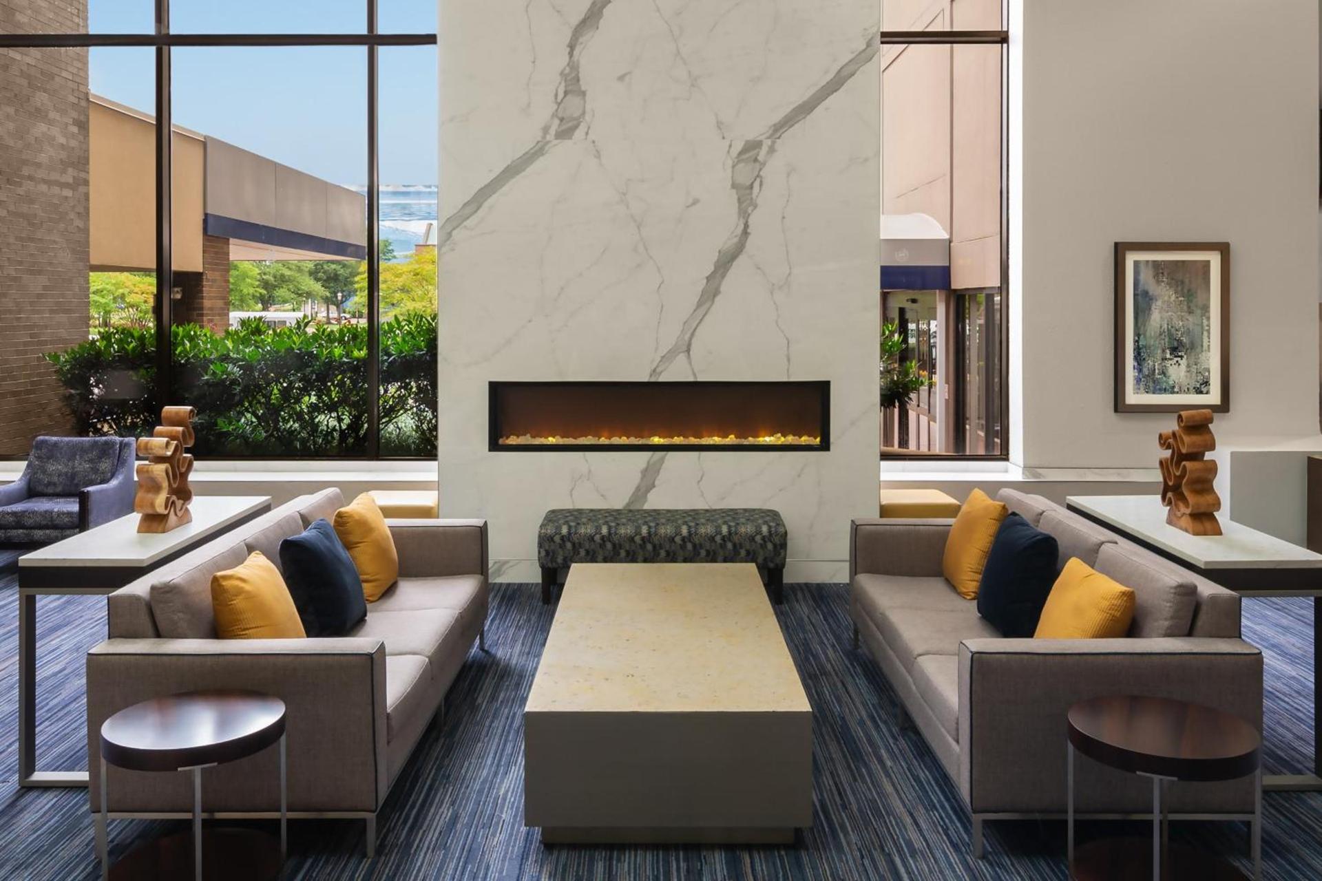 Sheraton Norfolk Waterside Hotel photo 2