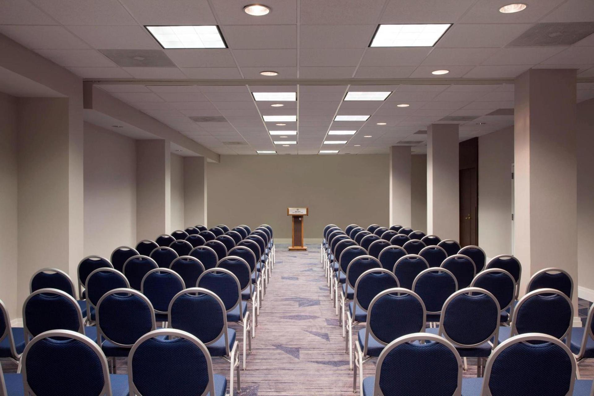 Sheraton Norfolk Waterside Hotel photo 37