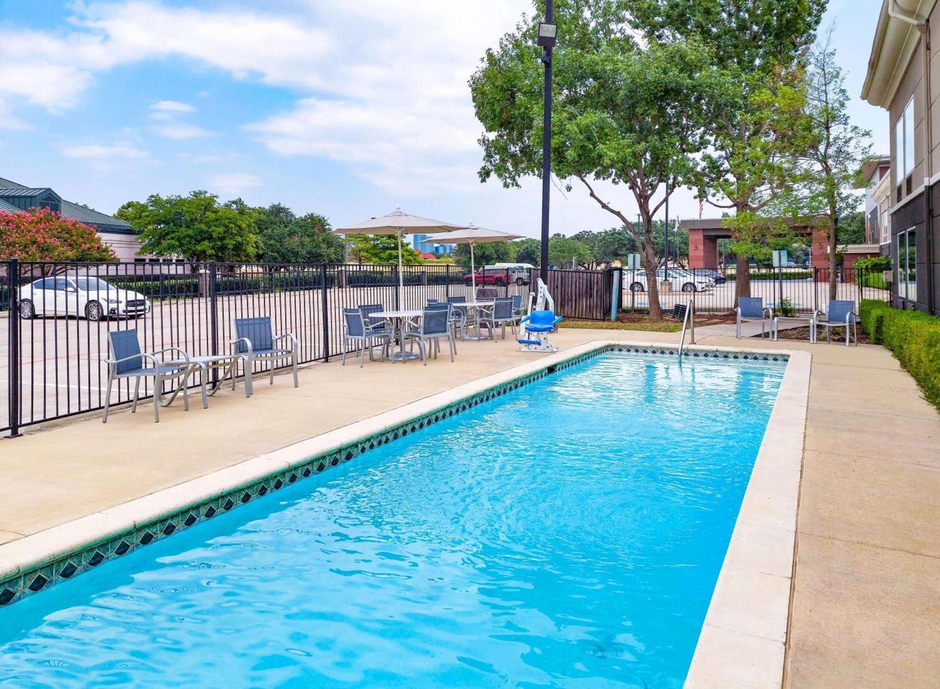 La Quinta by Wyndham Dallas - Las Colinas photo 3