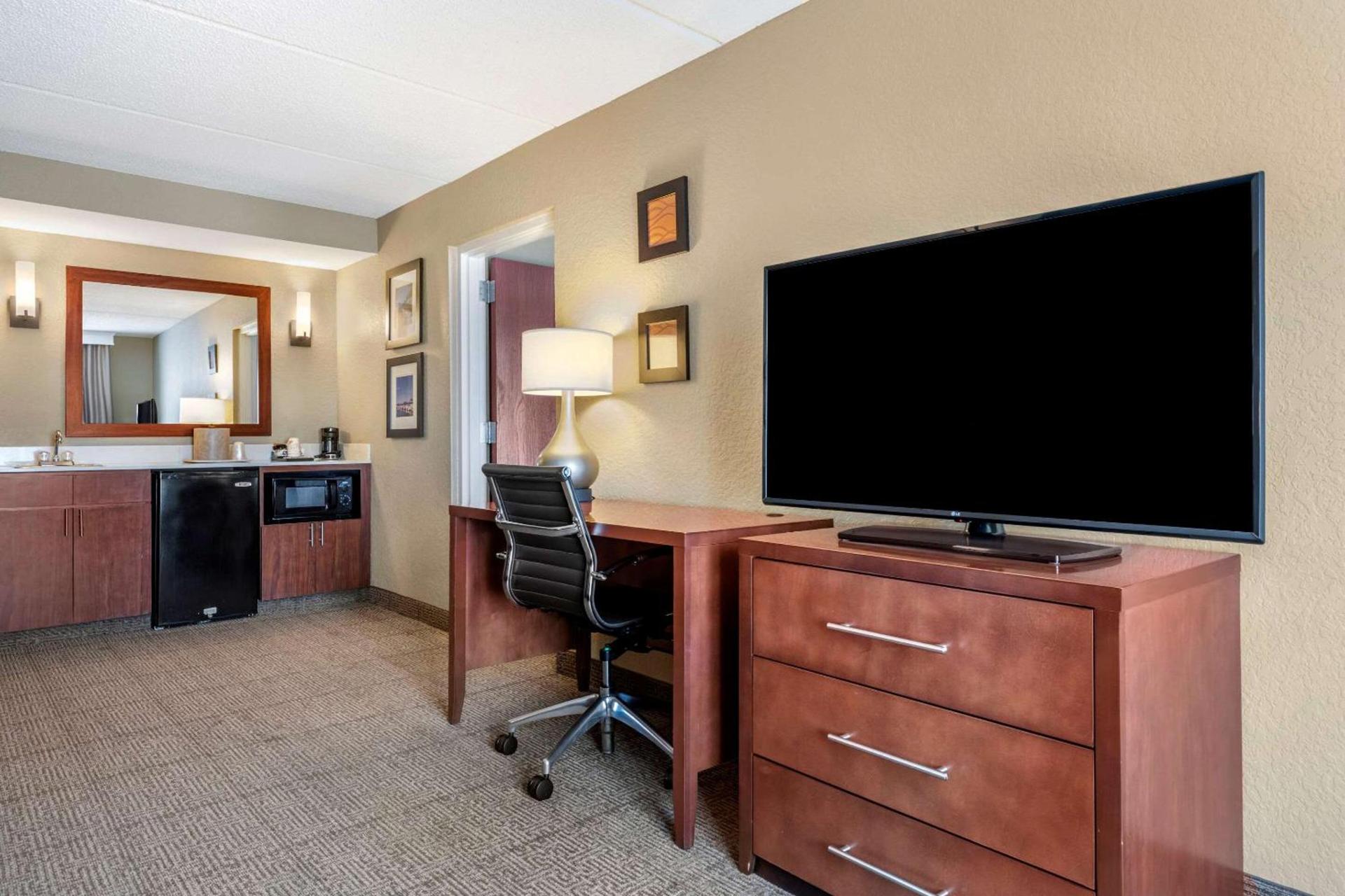 Comfort Inn & Suites Orlando North photo 25