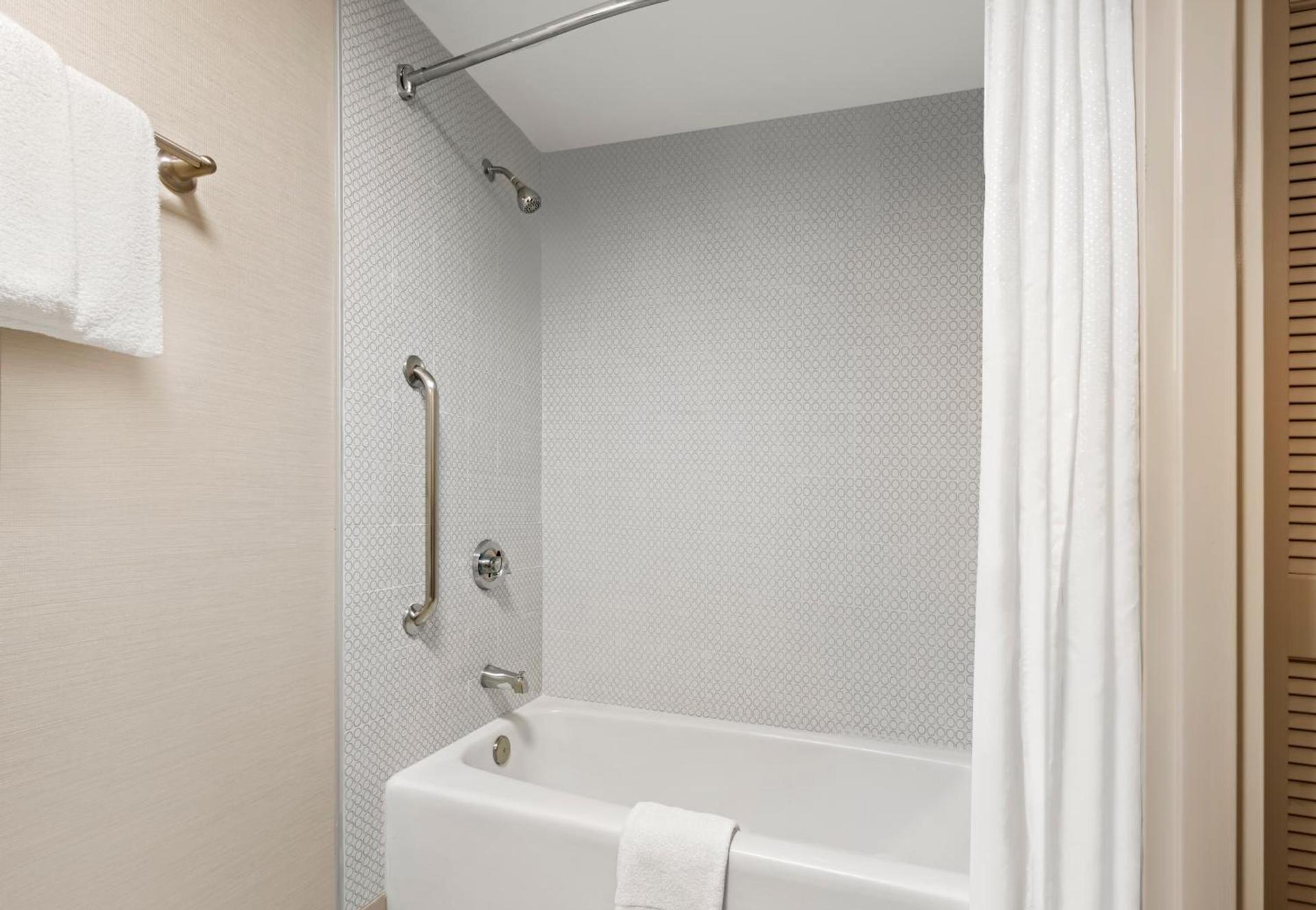 Super 8 by Wyndham Dallas Love Field Airport photo 32