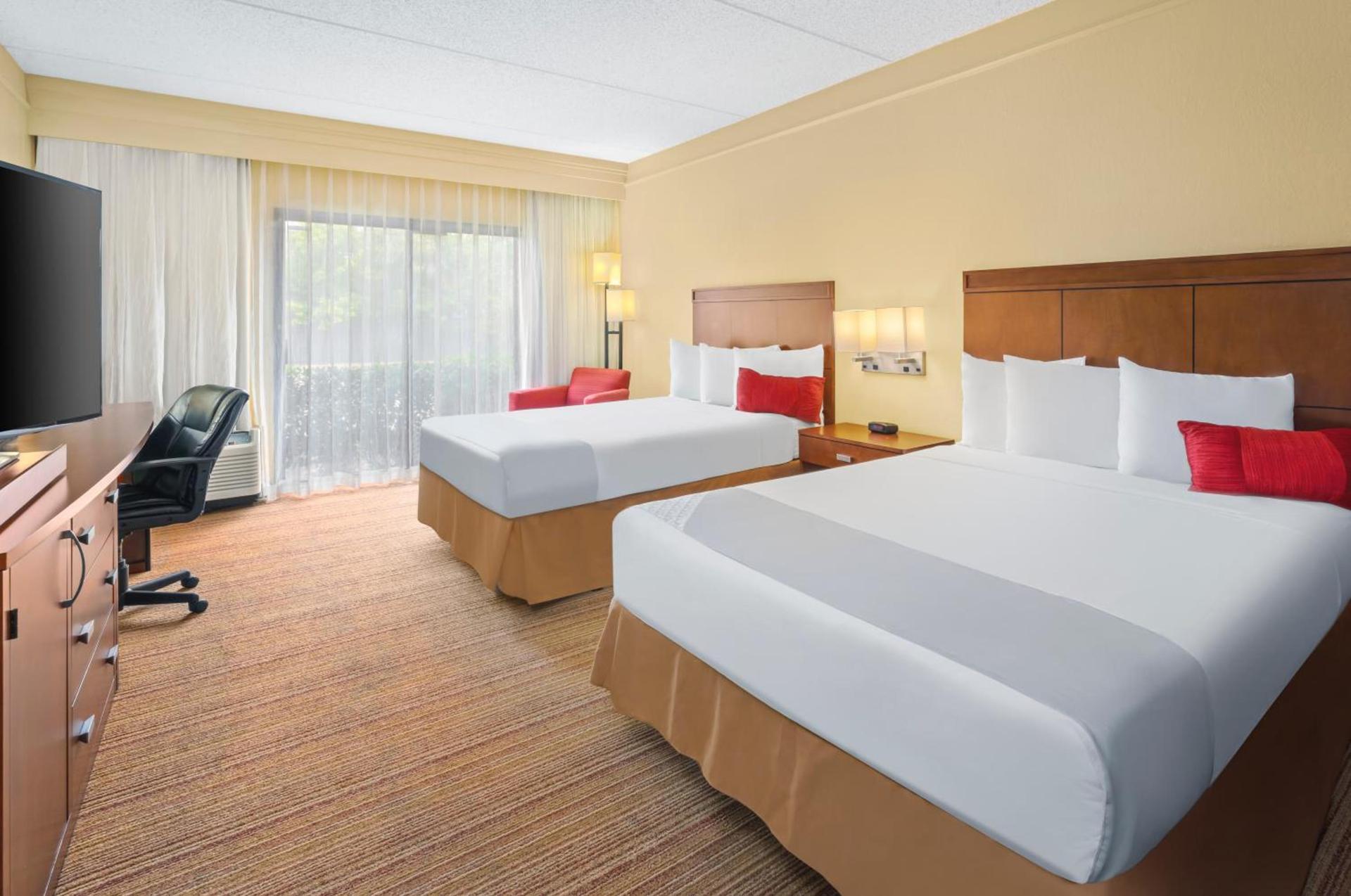 Super 8 by Wyndham Dallas Love Field Airport photo 34