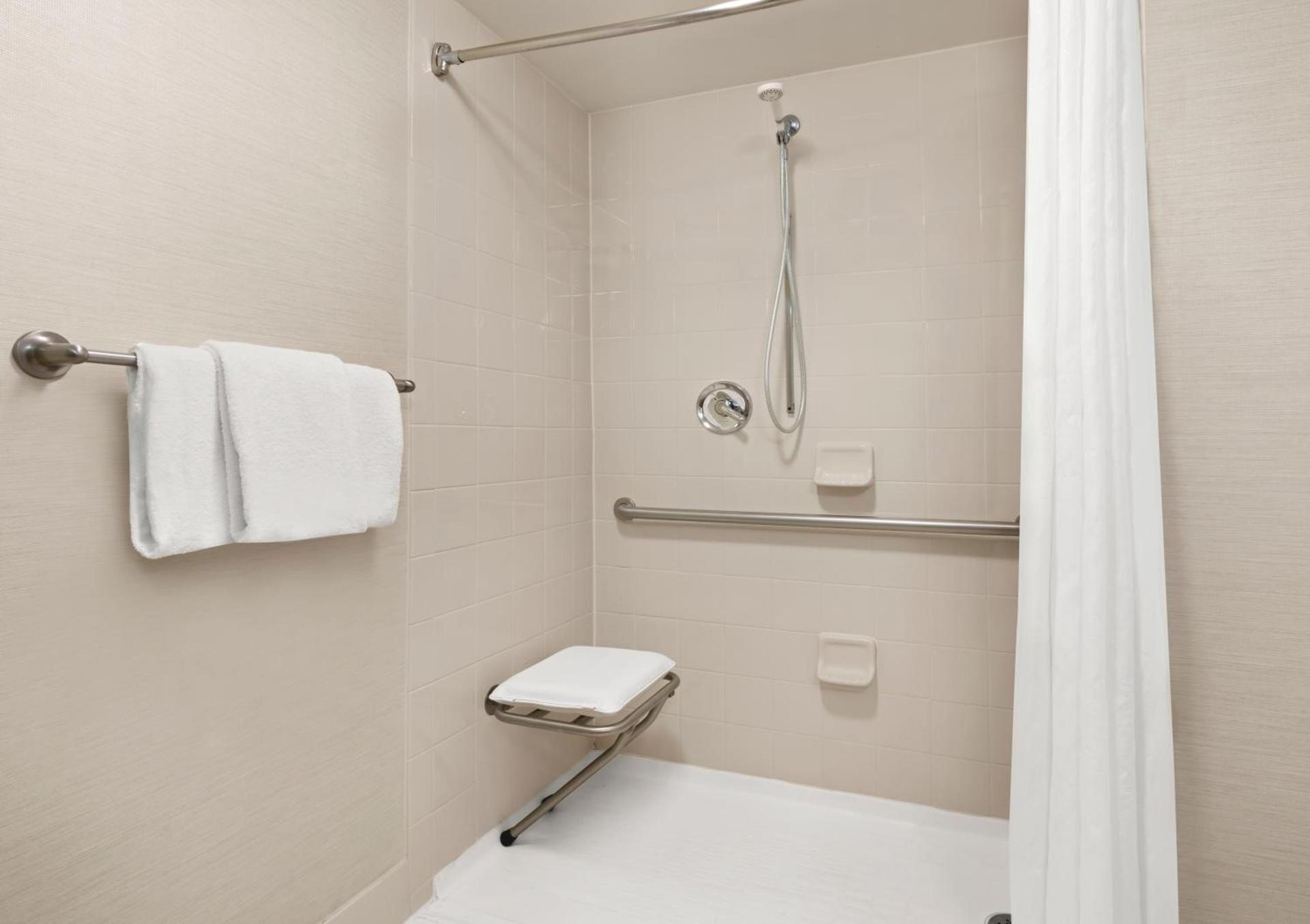 Super 8 by Wyndham Dallas Love Field Airport photo 35