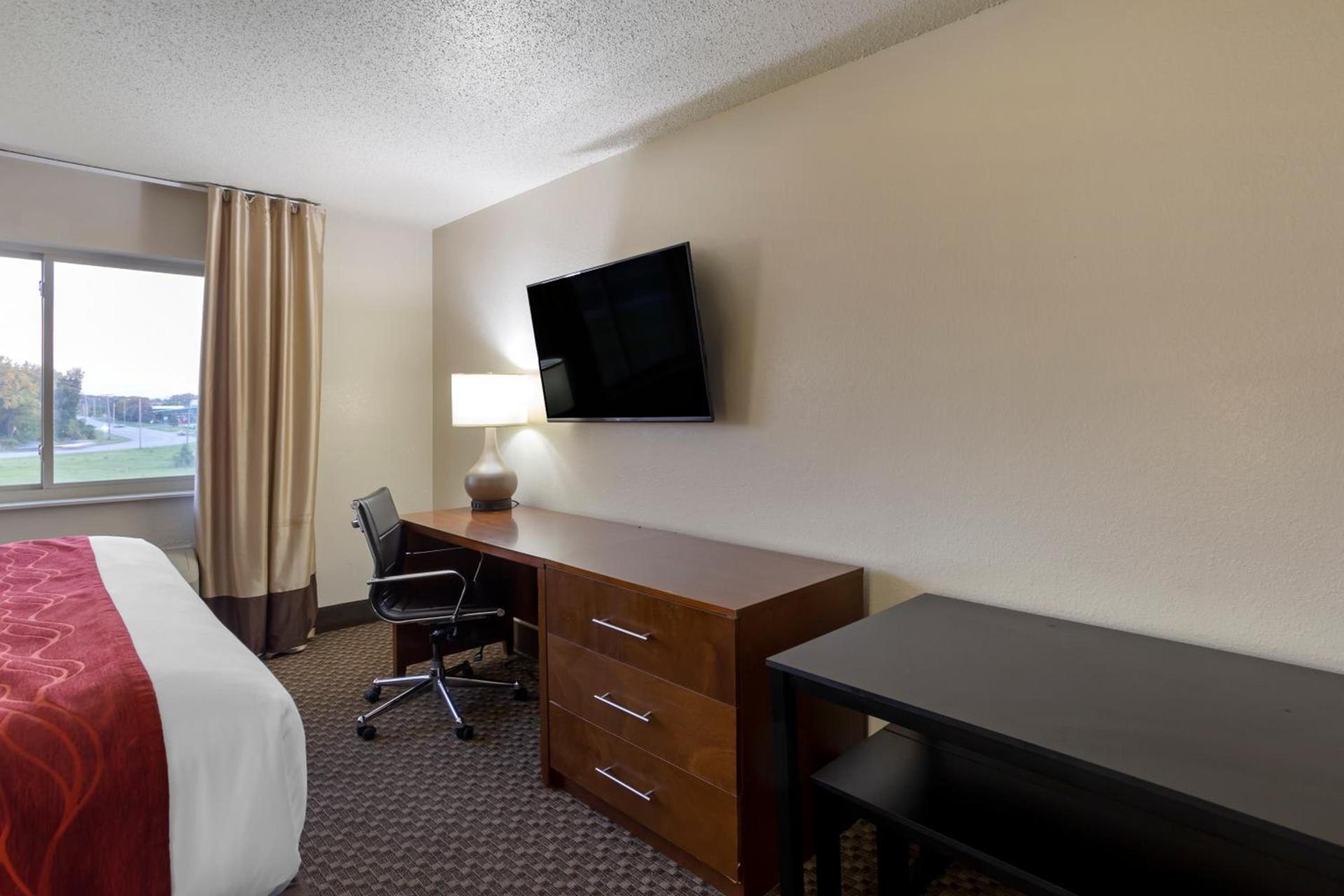 Comfort Inn Hobart-Merrillville I-65 photo 52