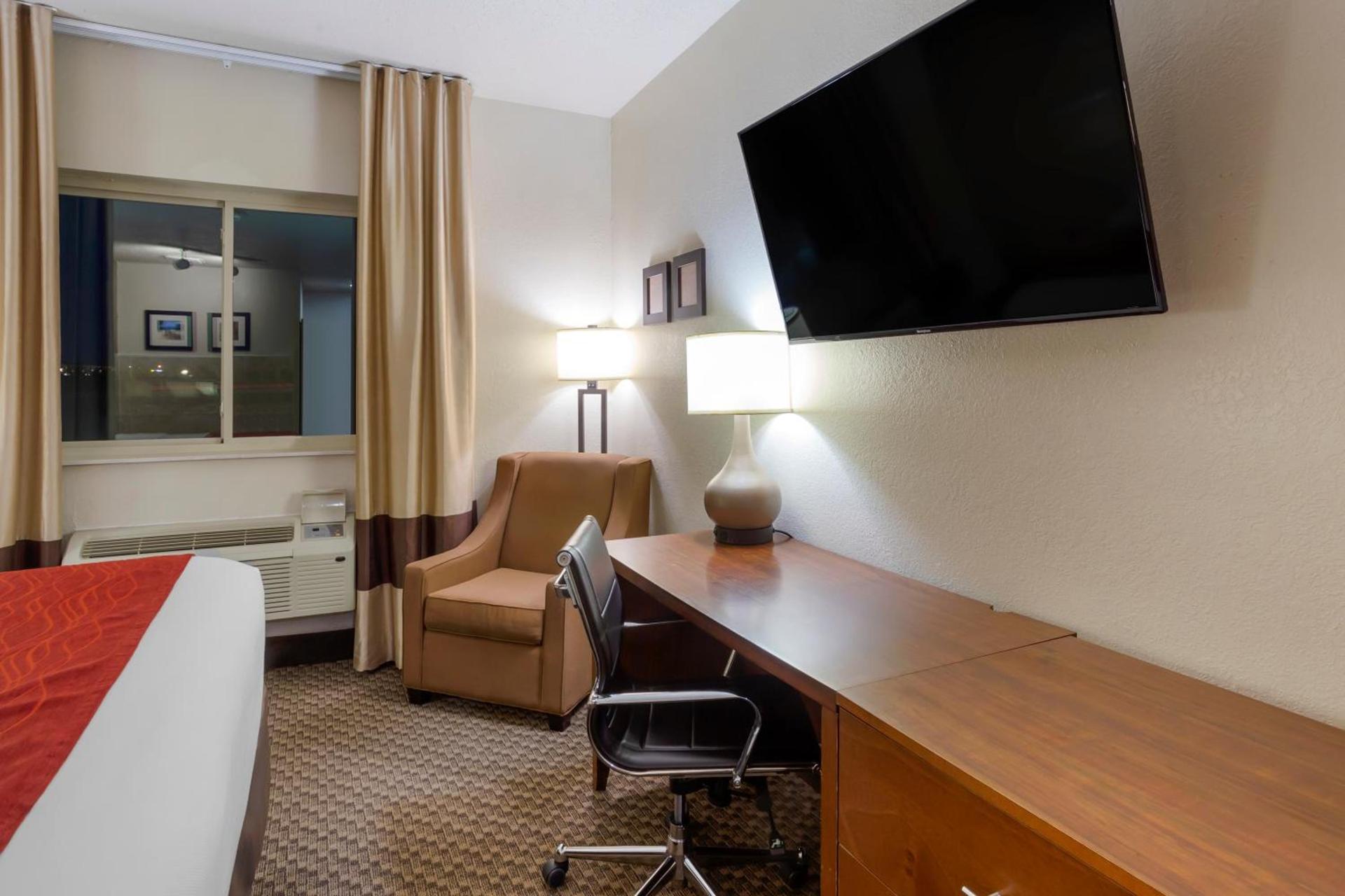 Comfort Inn Hobart-Merrillville I-65 photo 64