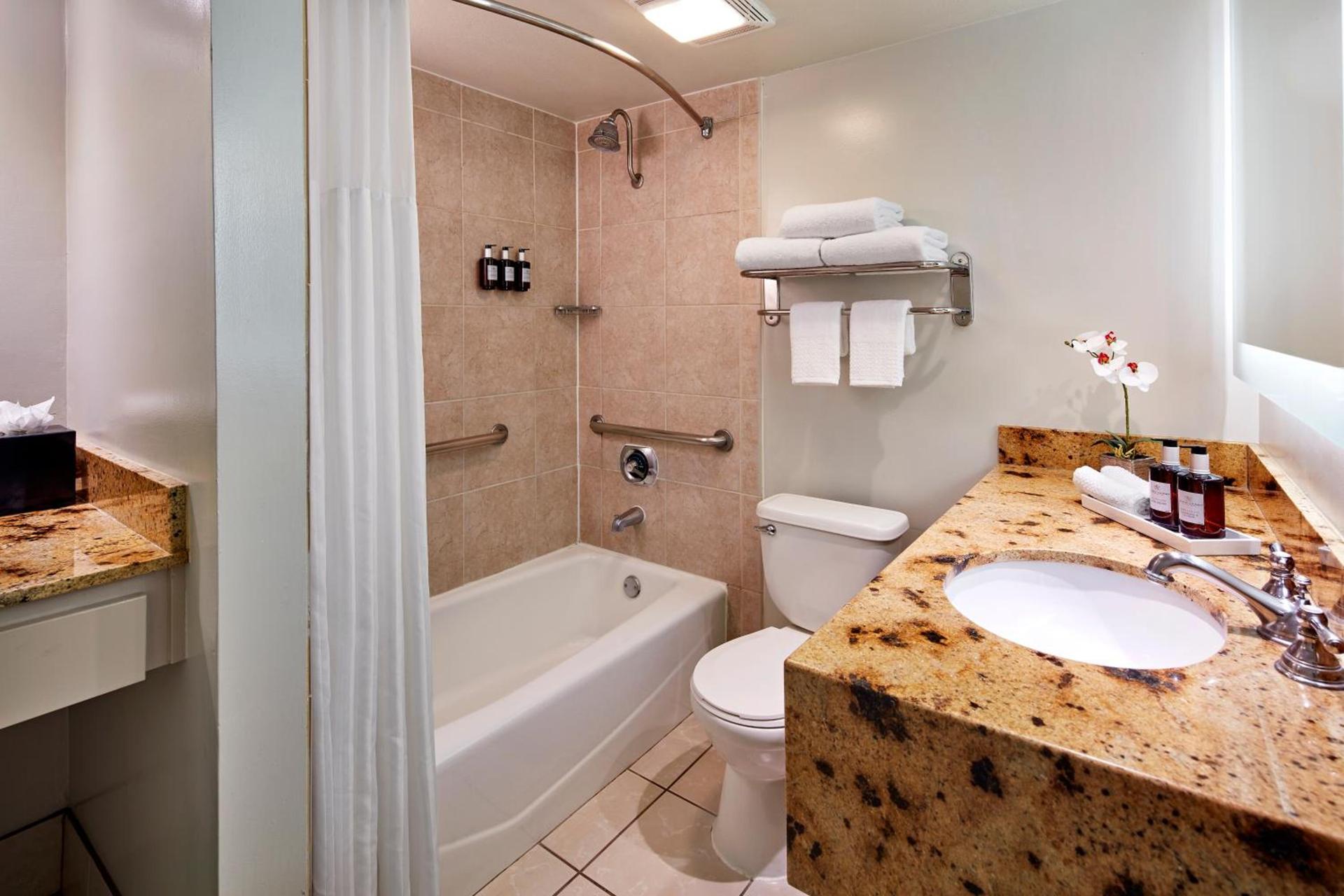 Carlyle Inn photo 17