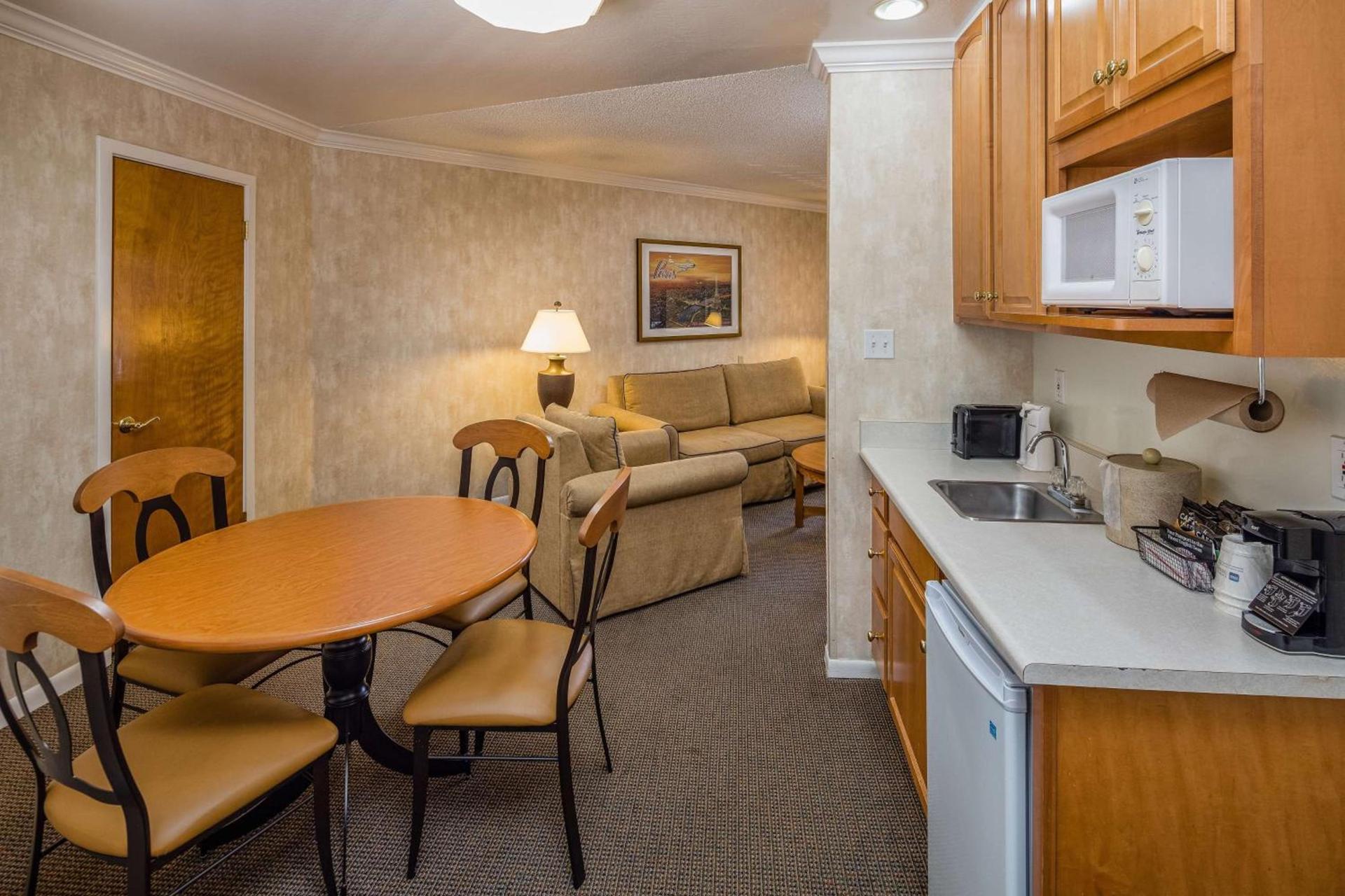 SFO El Rancho Inn SureStay Collection by Best Western photo 11