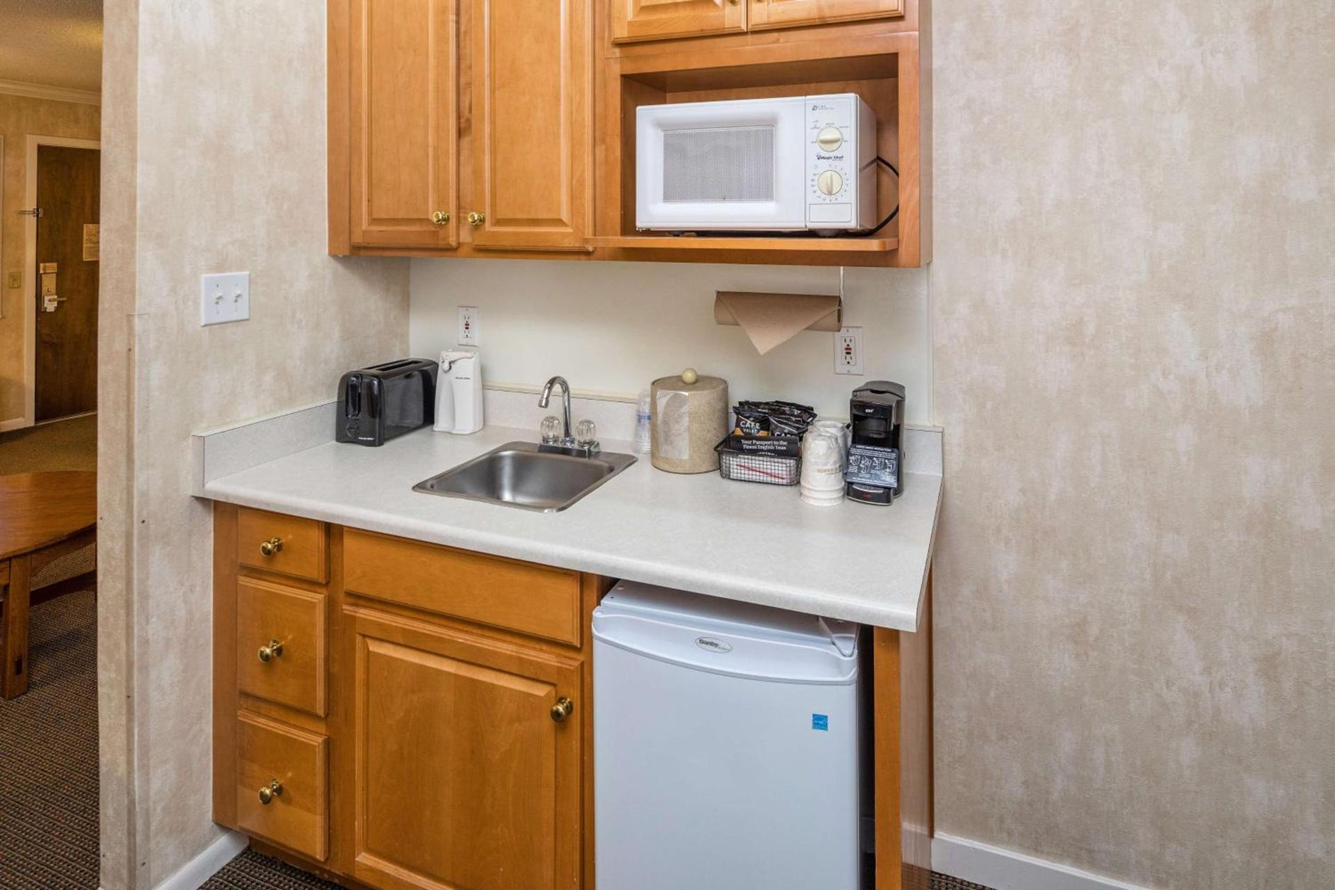 SFO El Rancho Inn SureStay Collection by Best Western photo 46