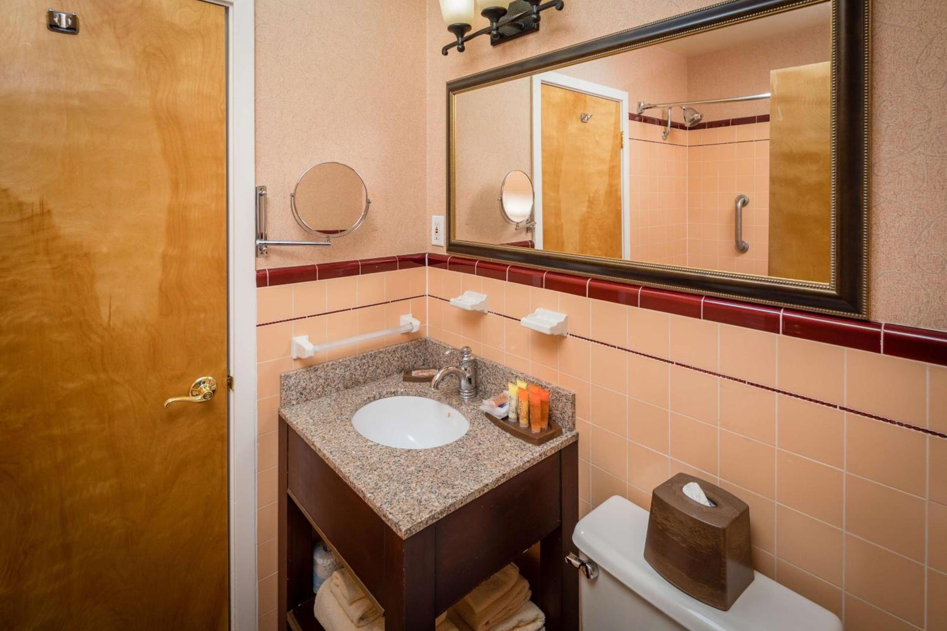 SFO El Rancho Inn SureStay Collection by Best Western photo 47