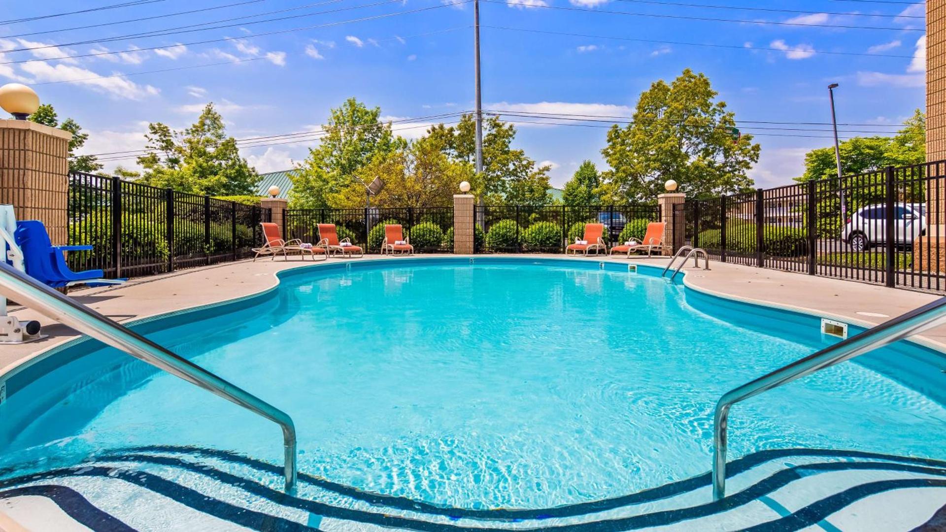 Best Western Plus Knoxville Cedar Bluff photo 2