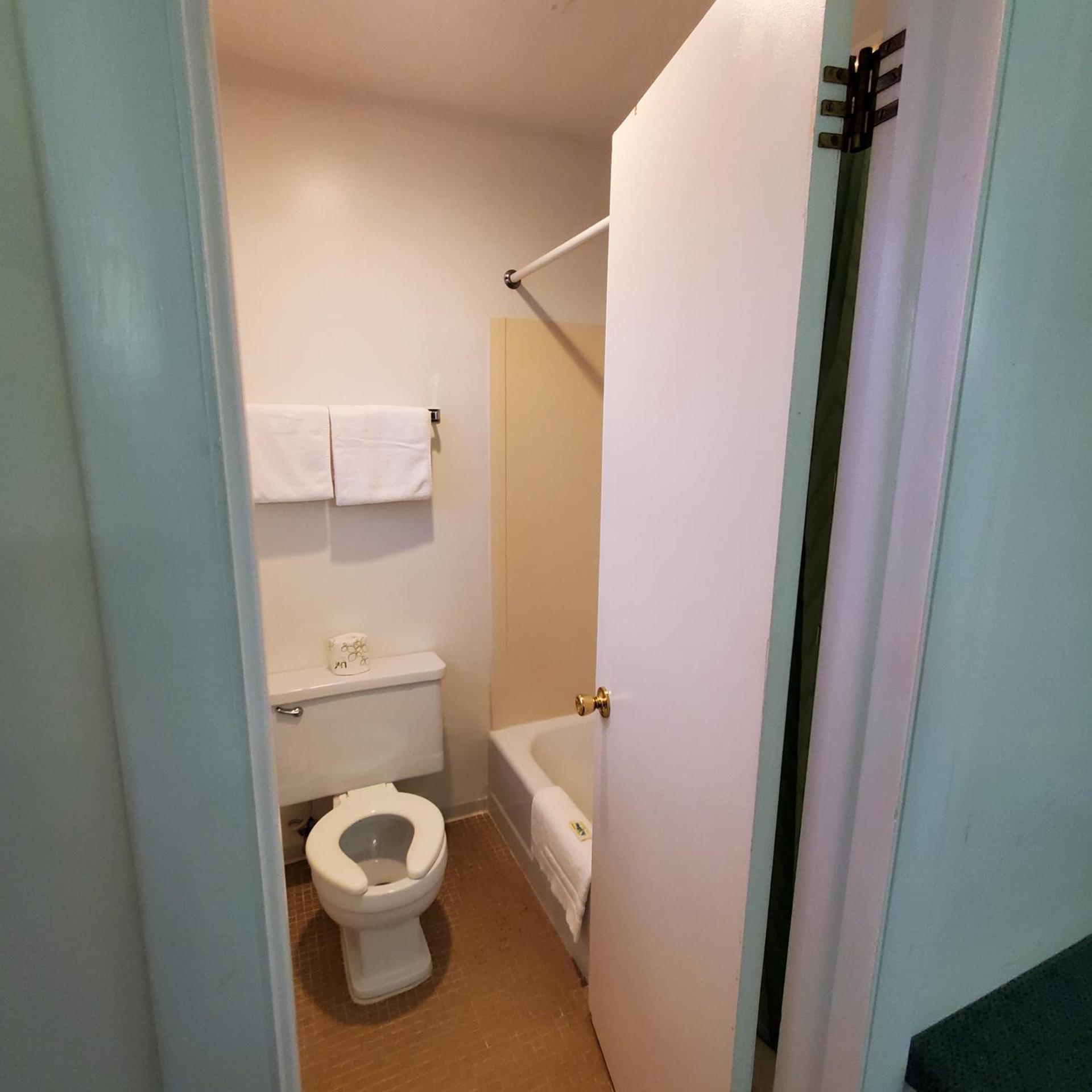 Robin Hood Motel photo 15