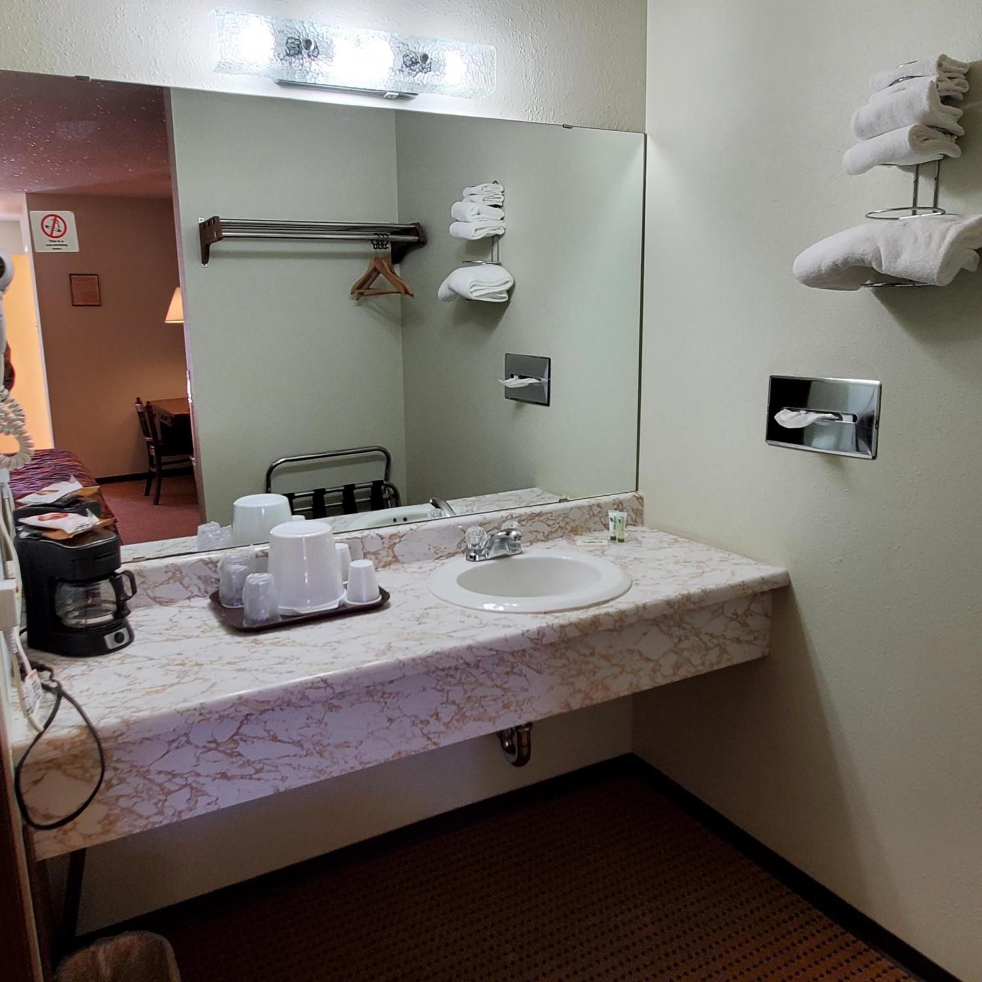 Robin Hood Motel photo 27