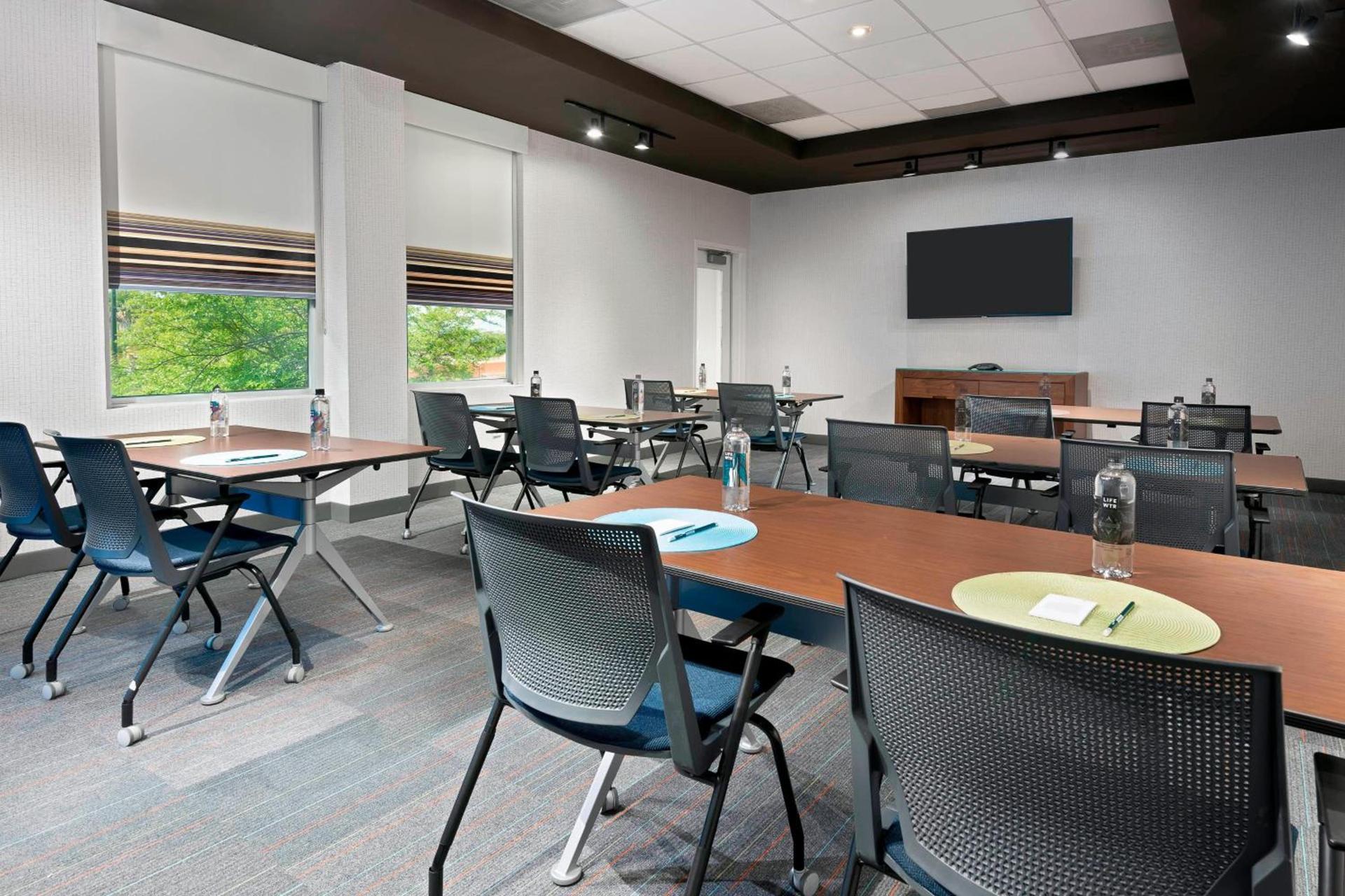 Aloft by Marriott Jacksonville Airport photo 29