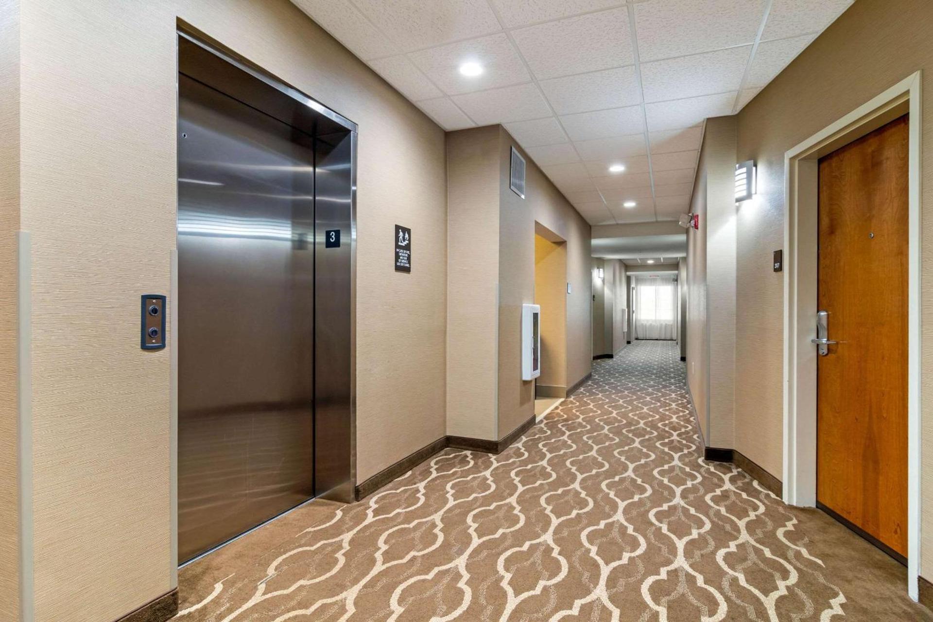 Comfort Suites Byron Warner Robins photo 6