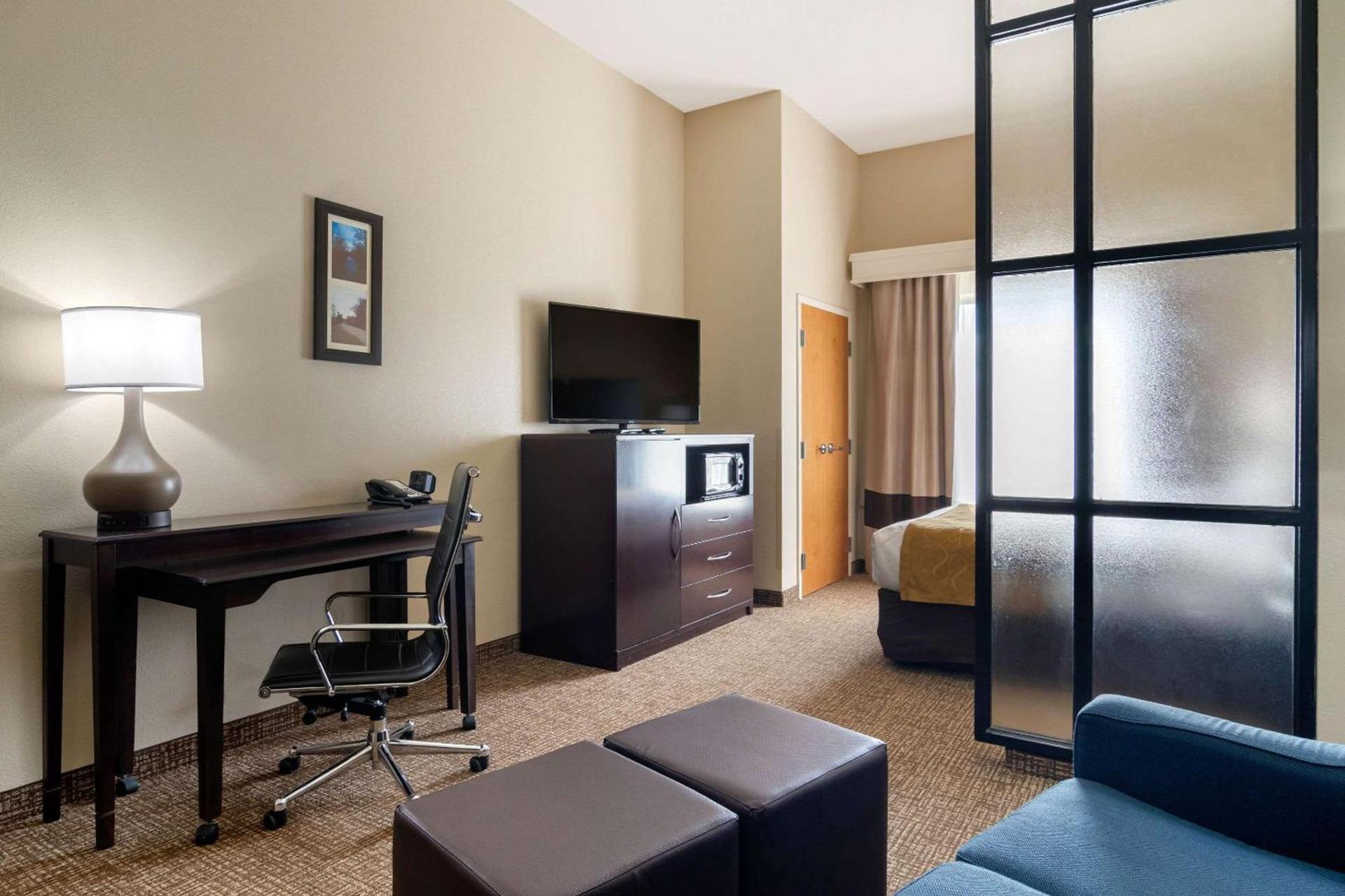 Comfort Suites Byron Warner Robins photo 19
