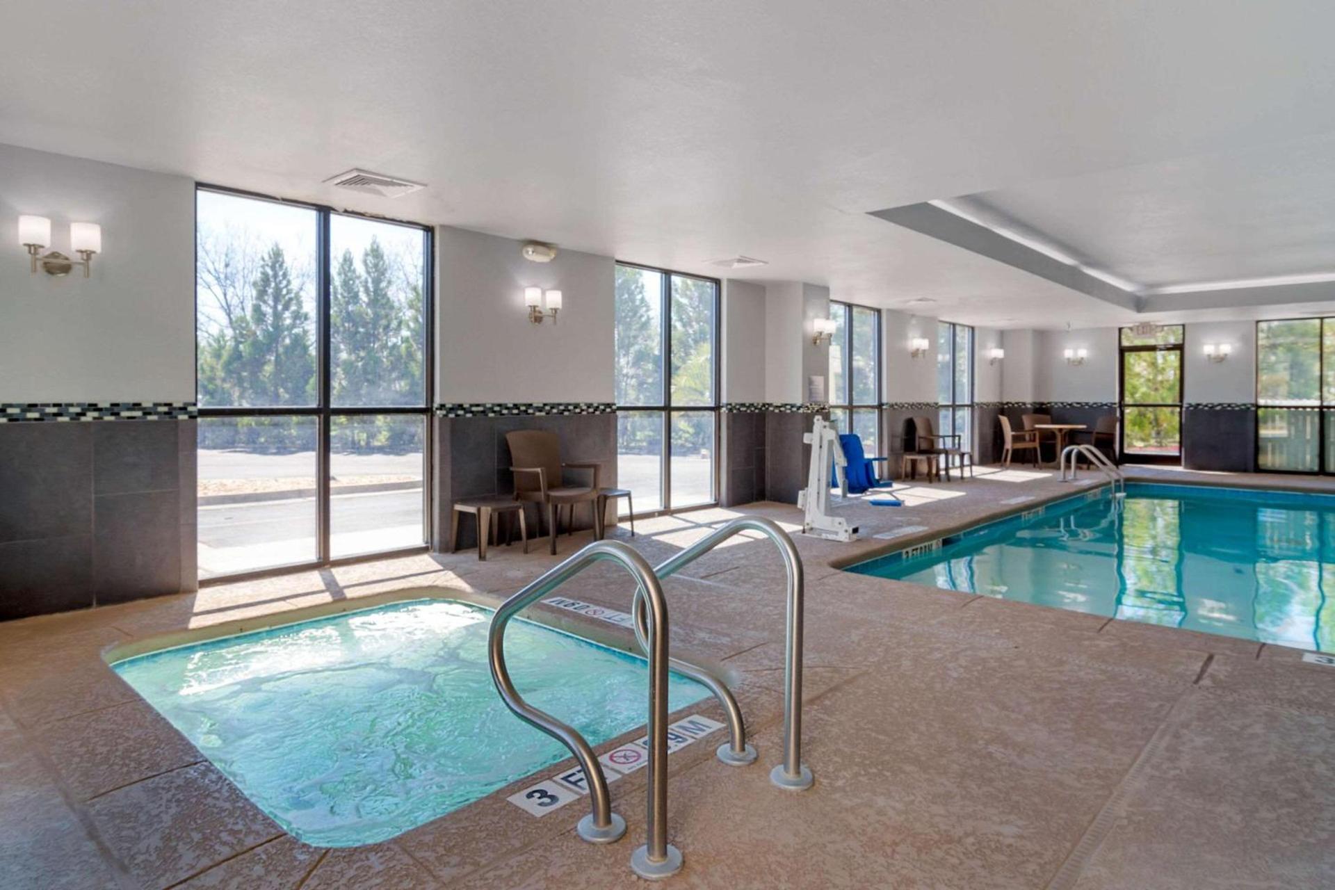 Comfort Suites Byron Warner Robins photo 24
