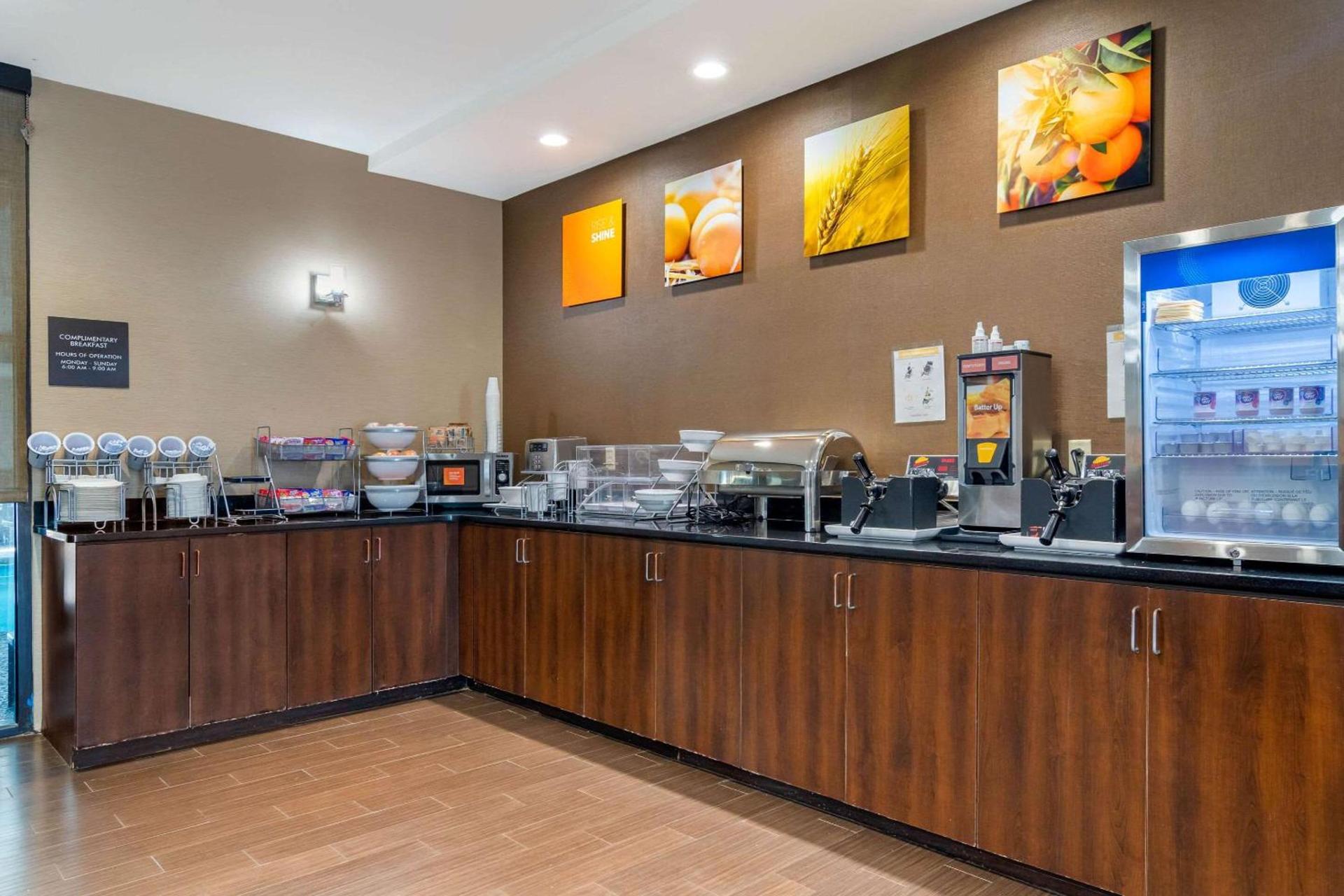 Comfort Suites Byron Warner Robins photo 28