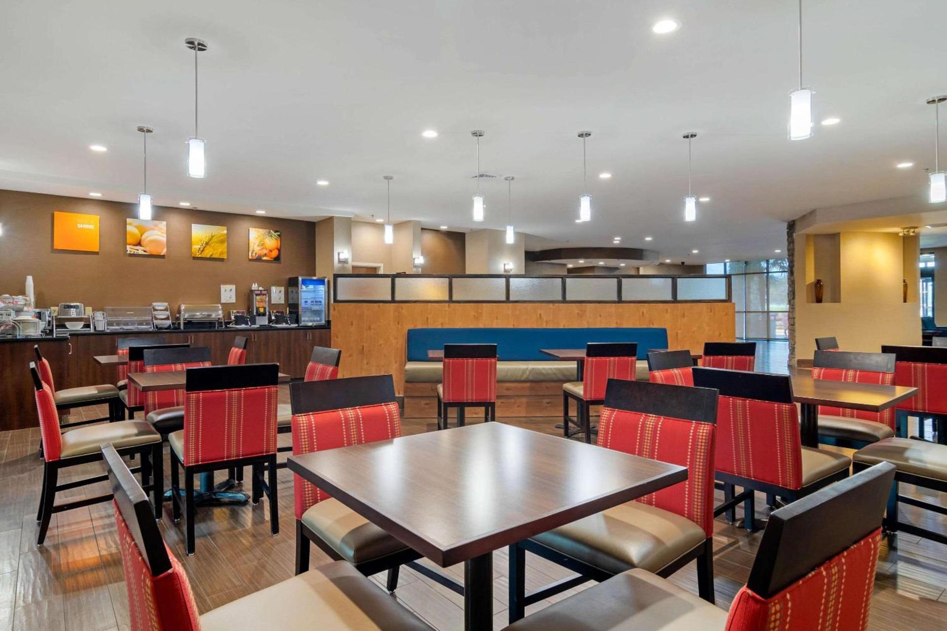 Comfort Suites Byron Warner Robins photo 29