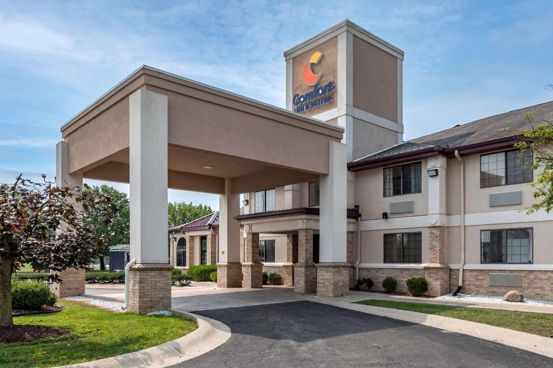 Comfort Inn & Suites Napoleon photo 2