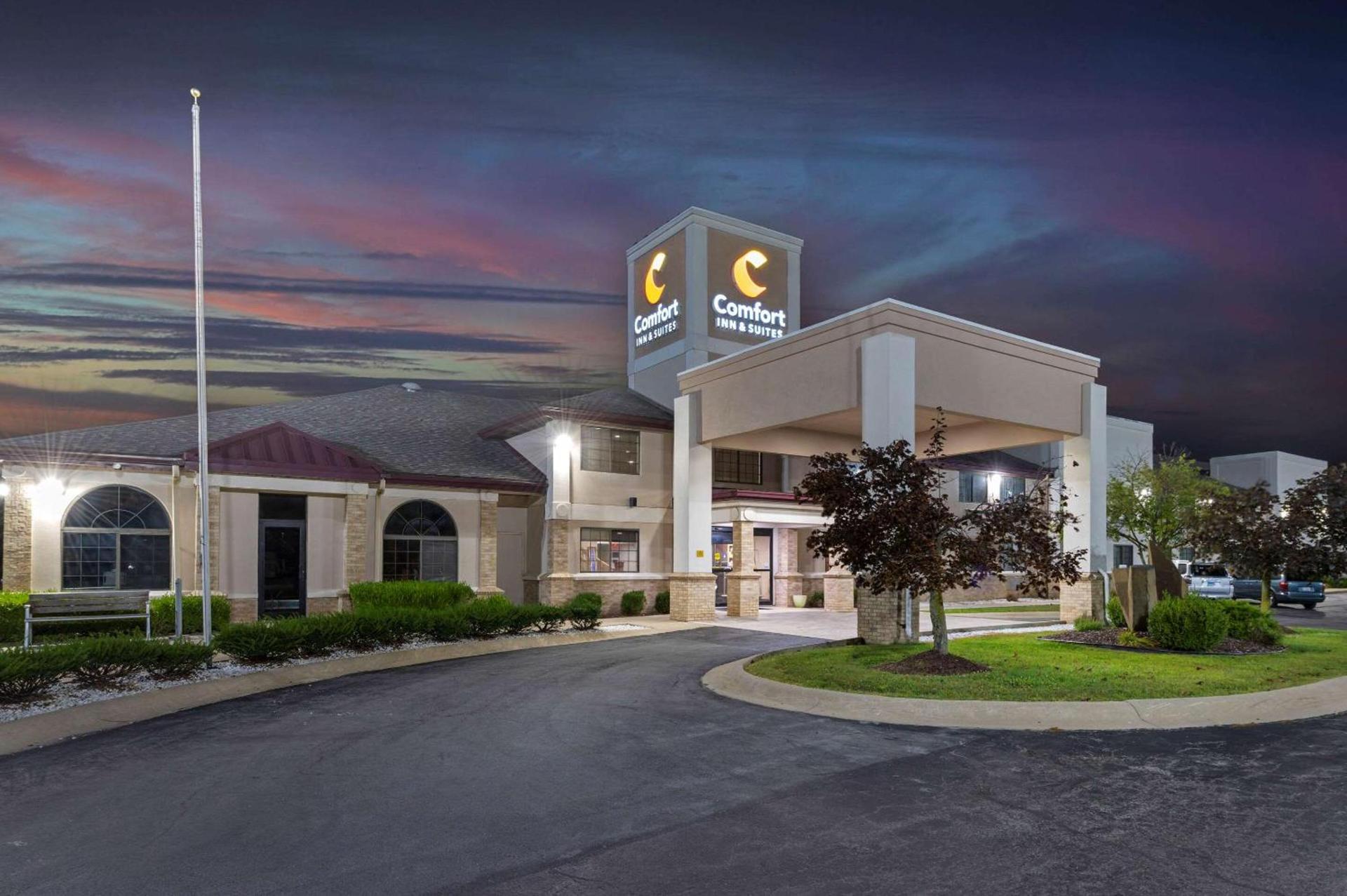 Comfort Inn & Suites Napoleon photo 3
