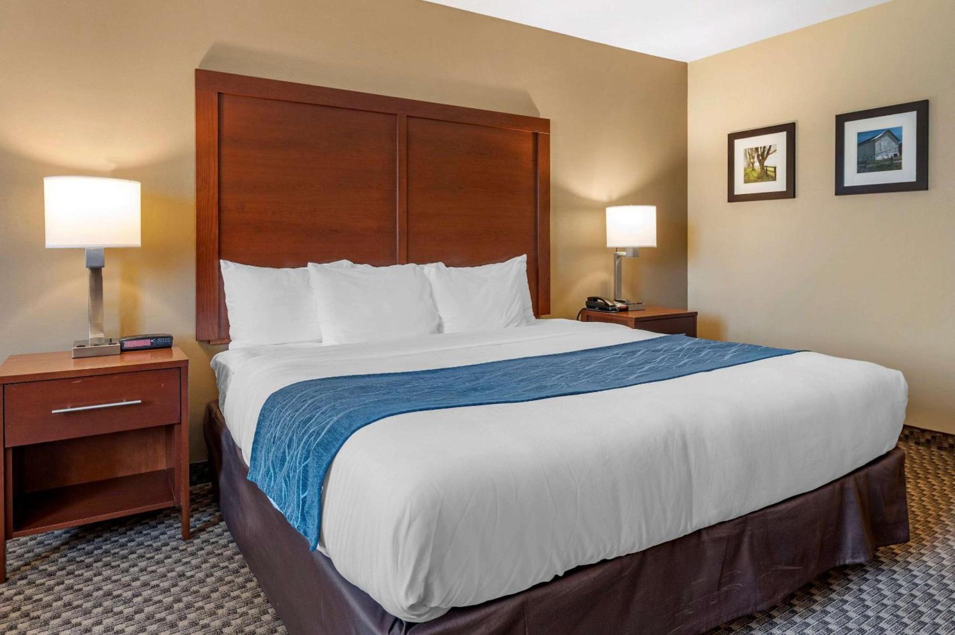 Comfort Inn & Suites Napoleon photo 18