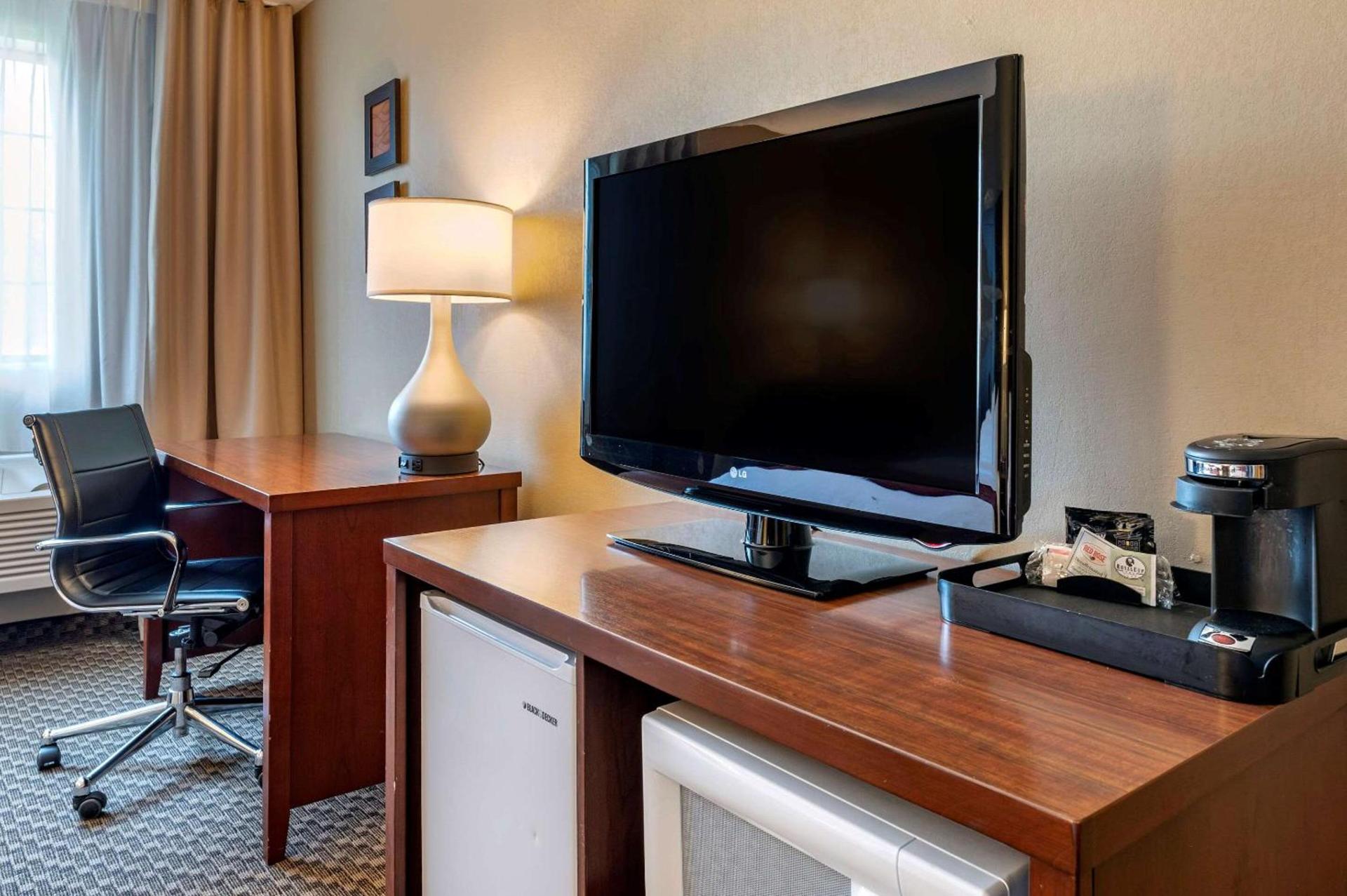 Comfort Inn & Suites Napoleon photo 20