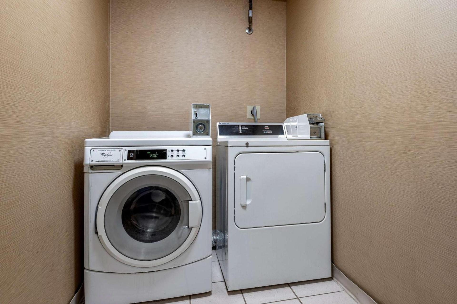 Comfort Inn & Suites Napoleon photo 33