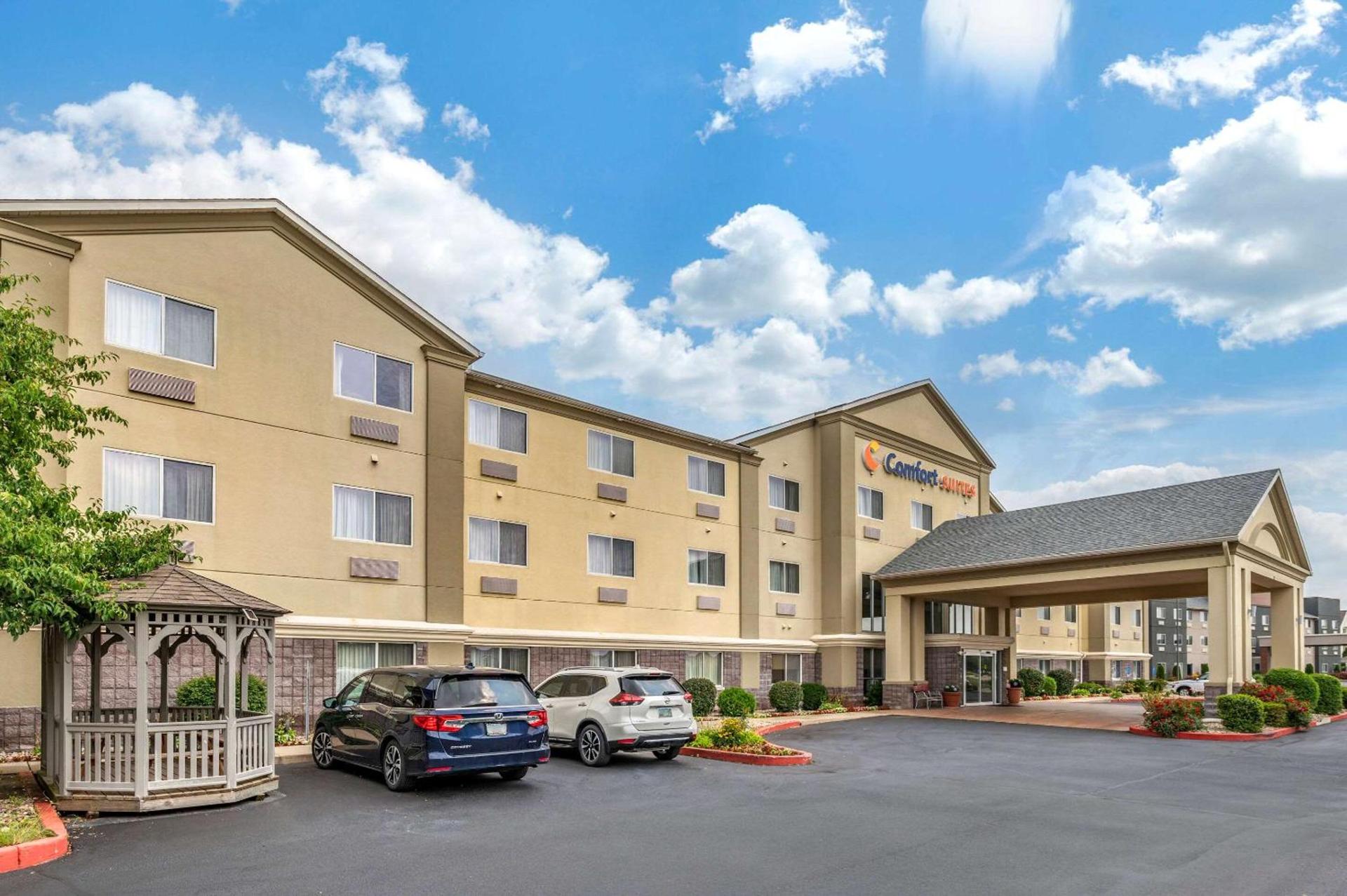 Comfort Suites Elkhart North photo 2