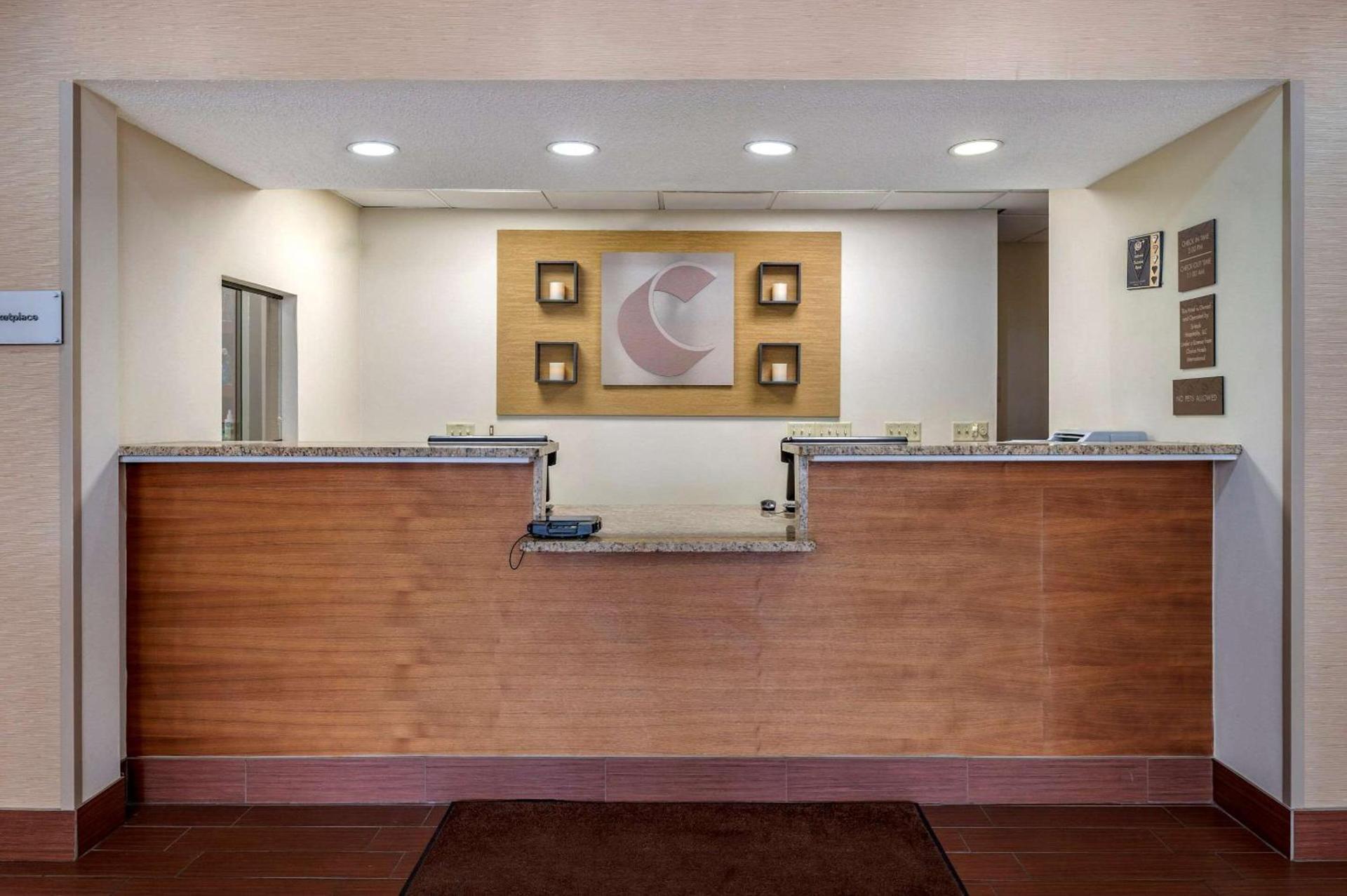 Comfort Suites Elkhart North photo 3