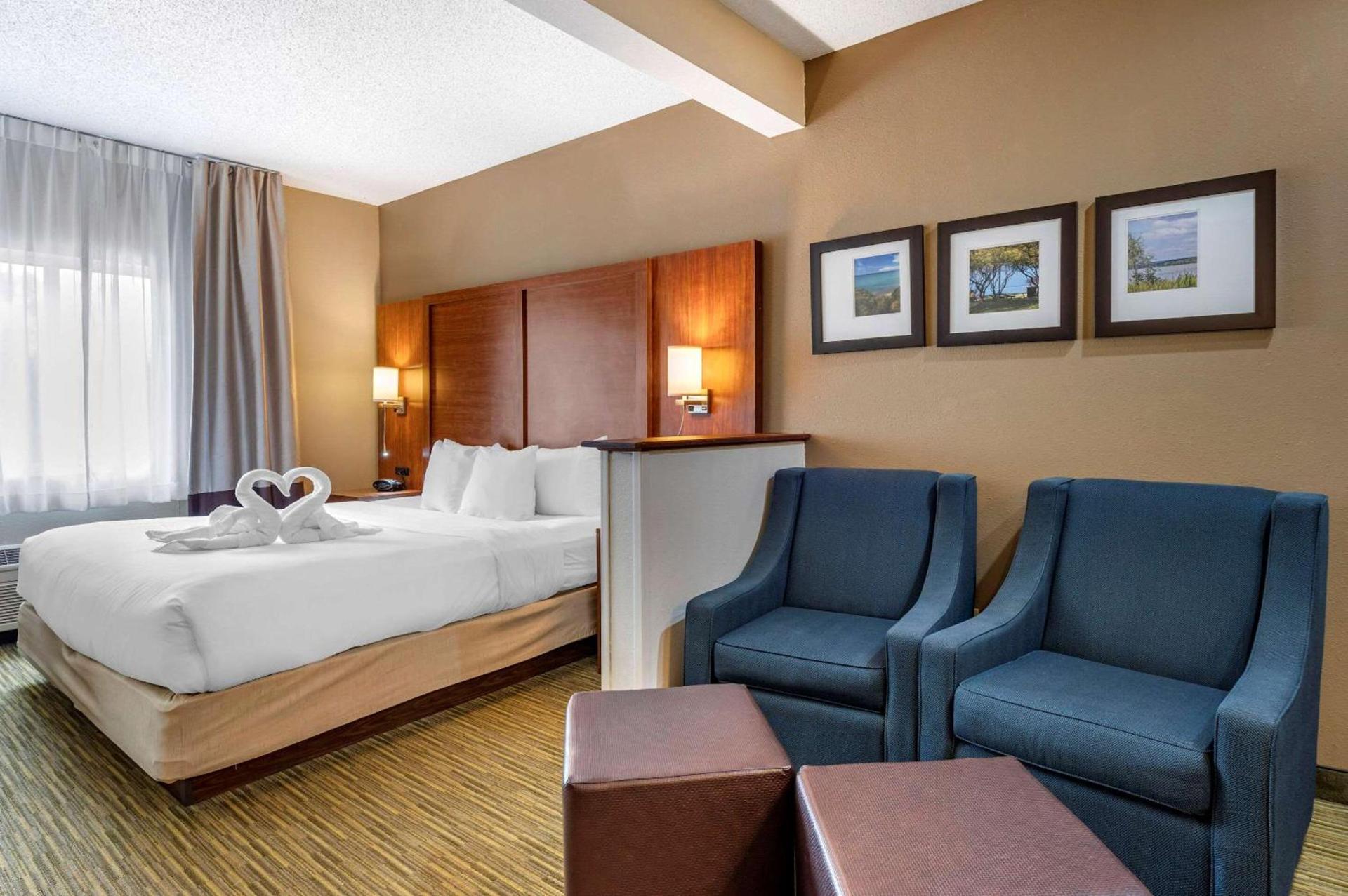 Comfort Suites Elkhart North photo 8