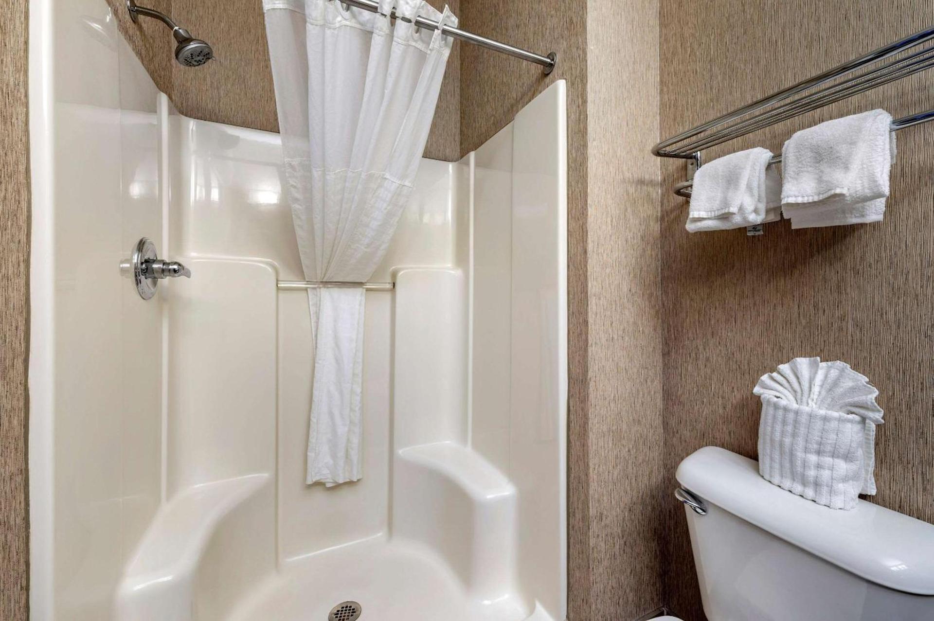 Comfort Suites Elkhart North photo 26