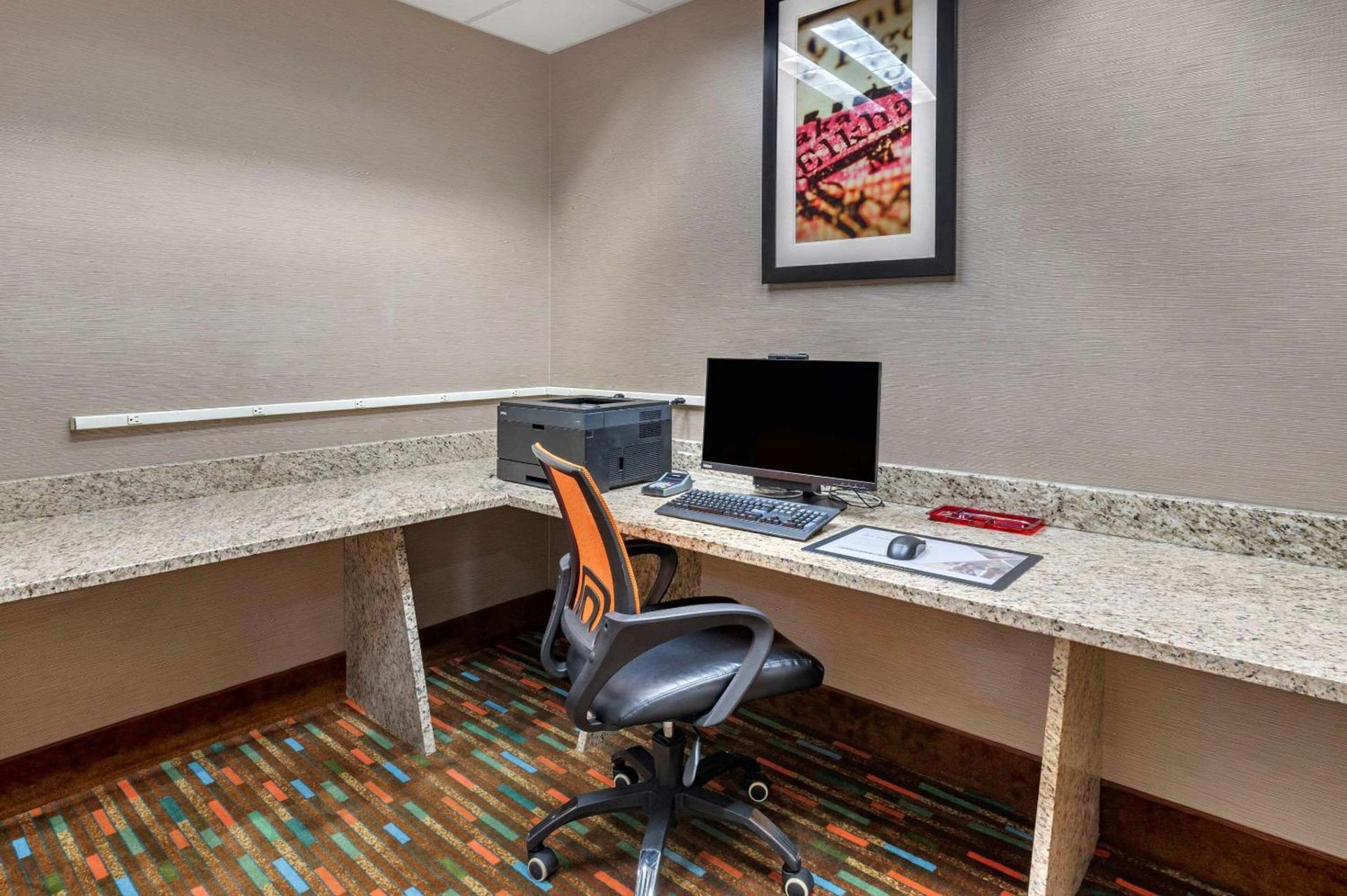 Comfort Suites Elkhart North photo 29