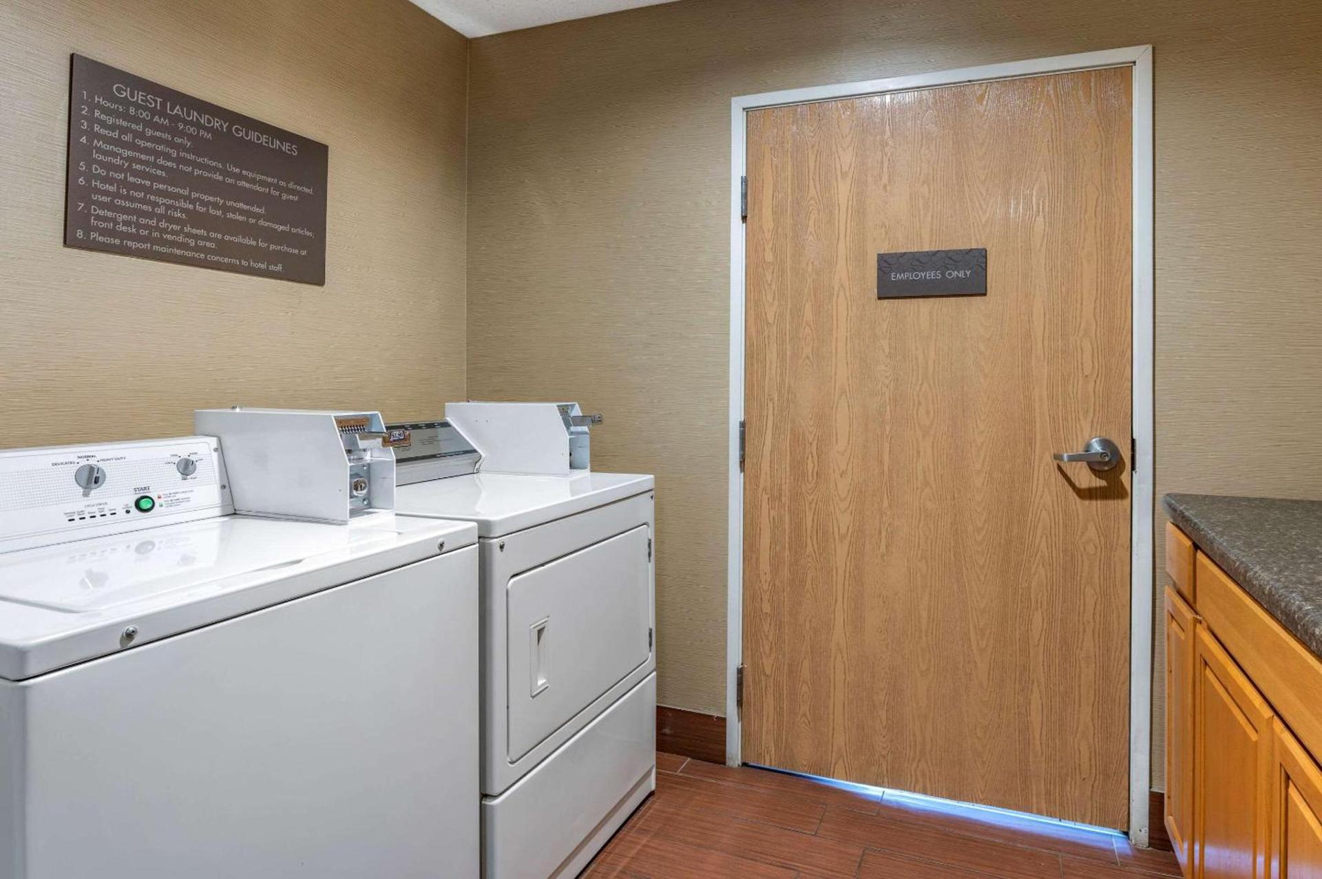 Comfort Suites Elkhart North photo 32