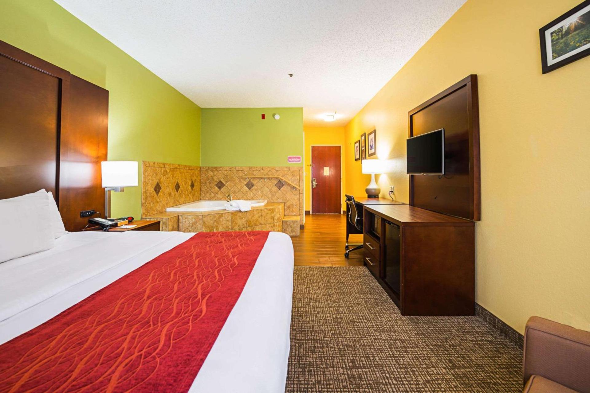 Comfort Inn & Suites Dayton Northwest - Englewood photo 14