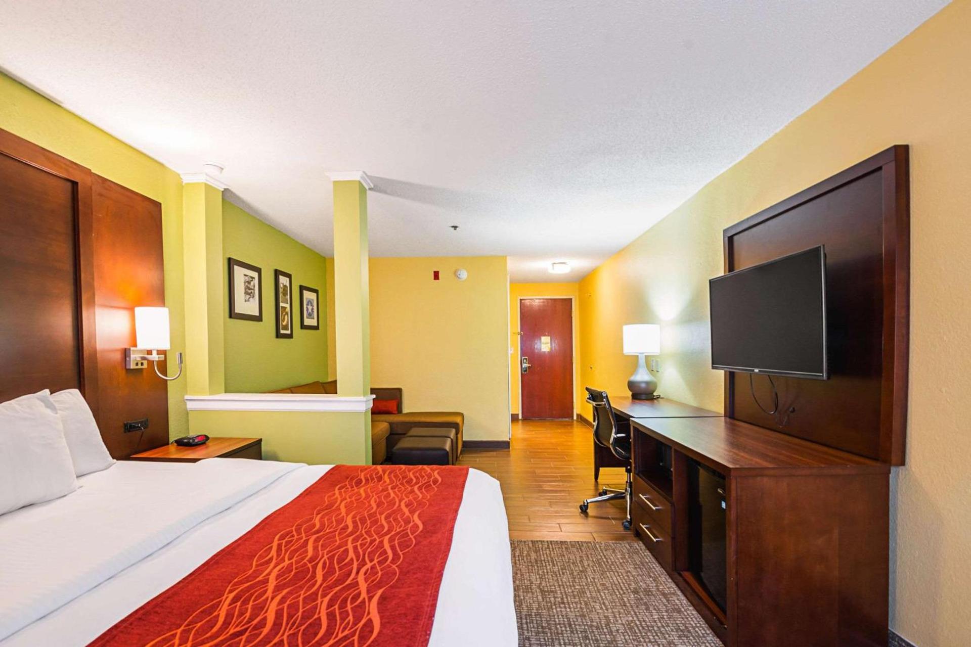 Comfort Inn & Suites Dayton Northwest - Englewood photo 16