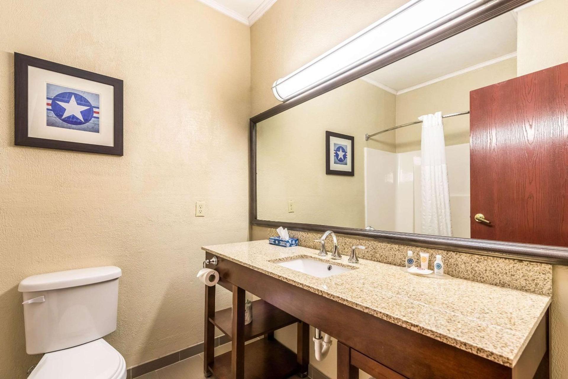Comfort Inn & Suites Dayton Northwest - Englewood photo 21