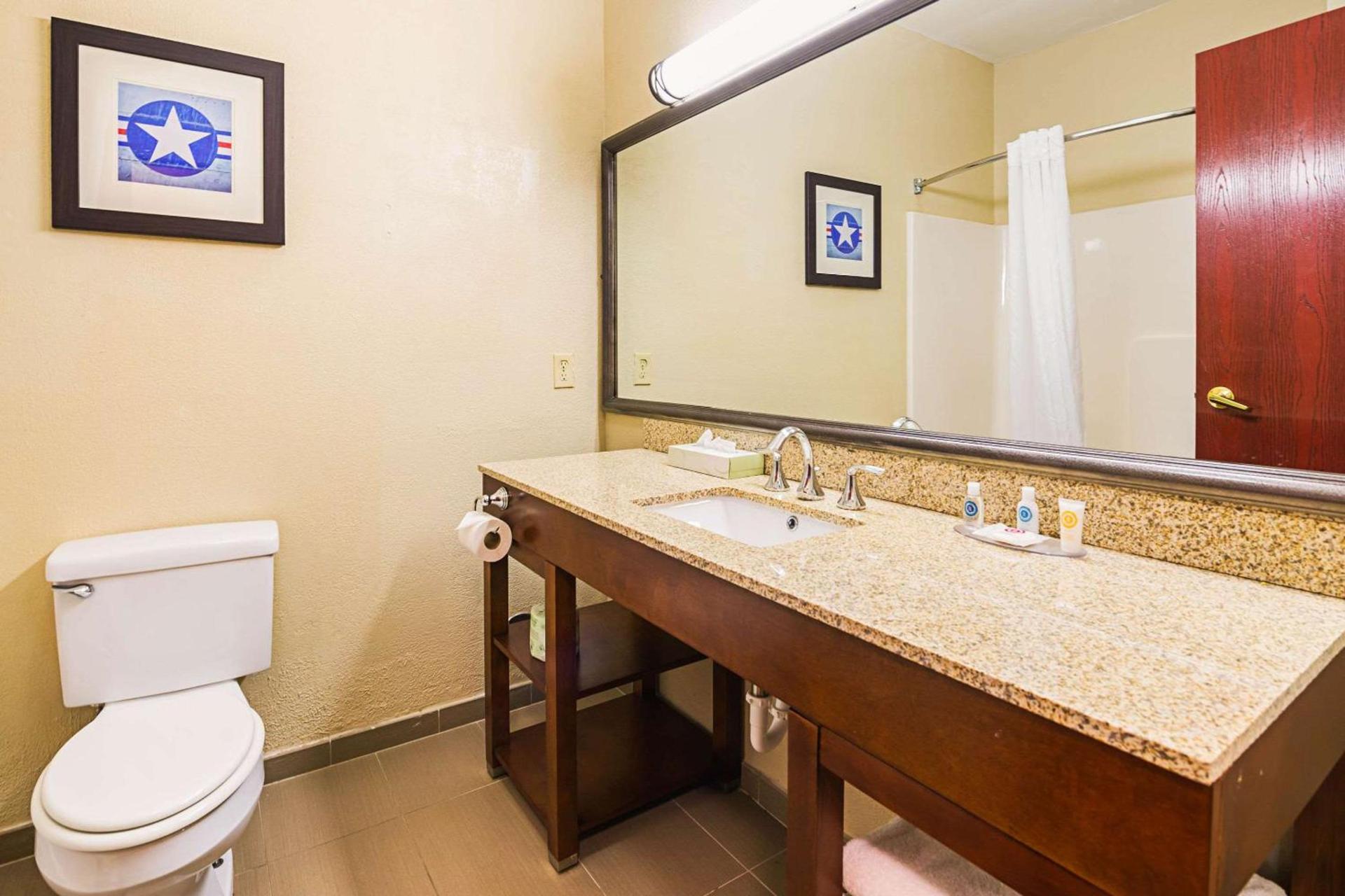 Comfort Inn & Suites Dayton Northwest - Englewood photo 22