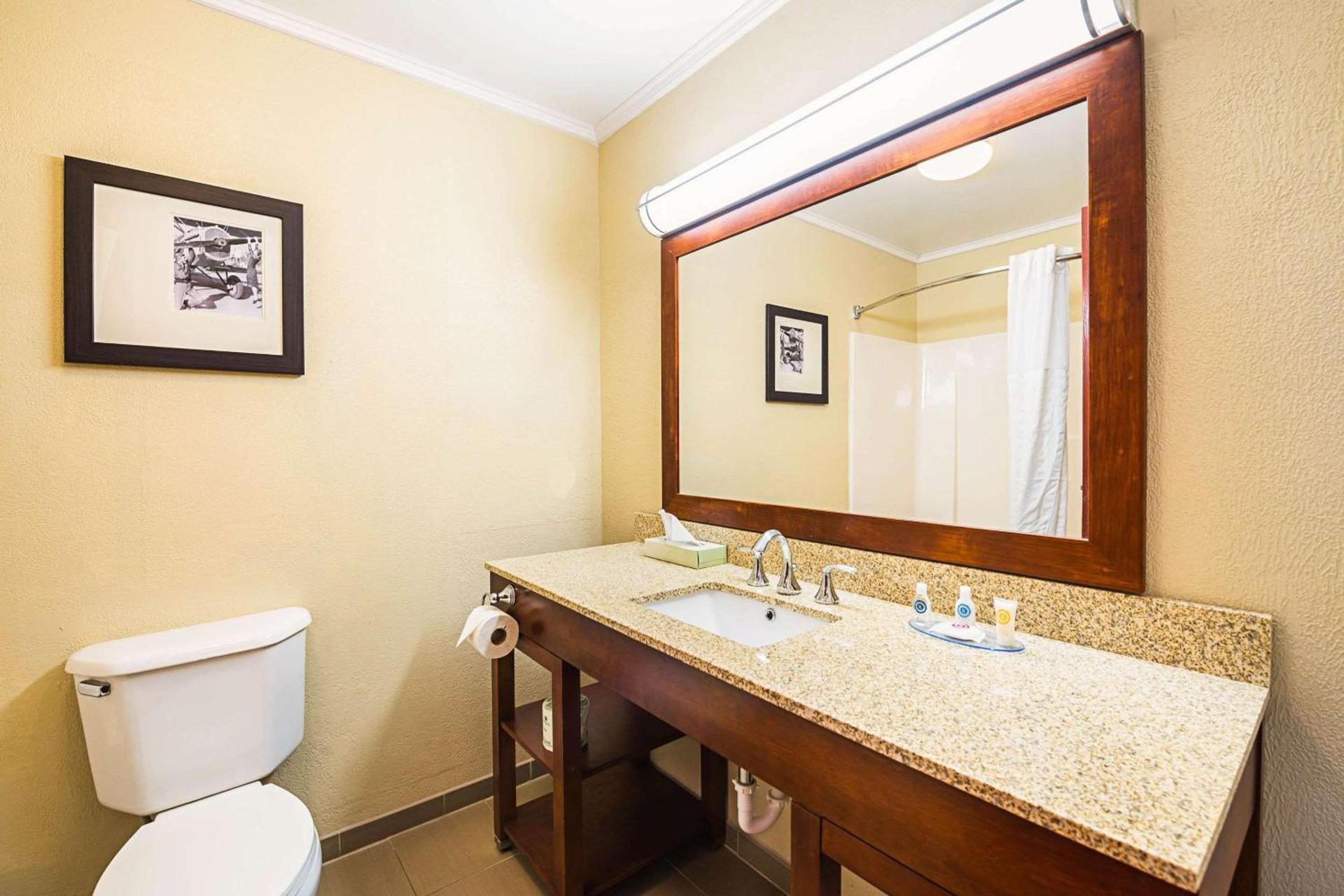 Comfort Inn & Suites Dayton Northwest - Englewood photo 23